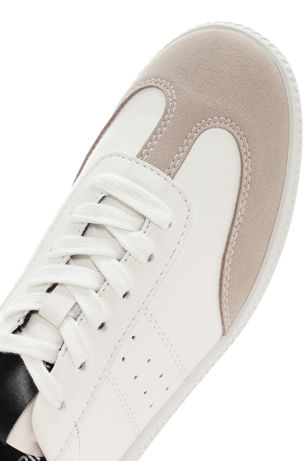 Kadın Beyaz Bağcıklı Sneaker - Image 9
