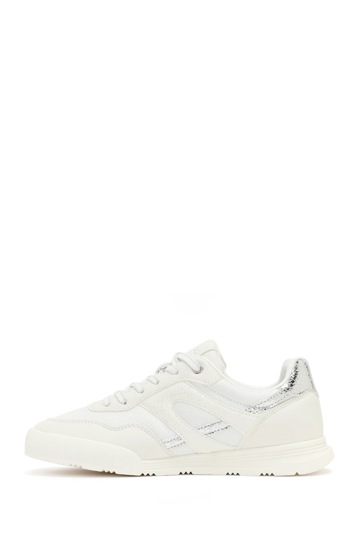 Kadın Beyaz Bağcıklı Sneaker - Image 3
