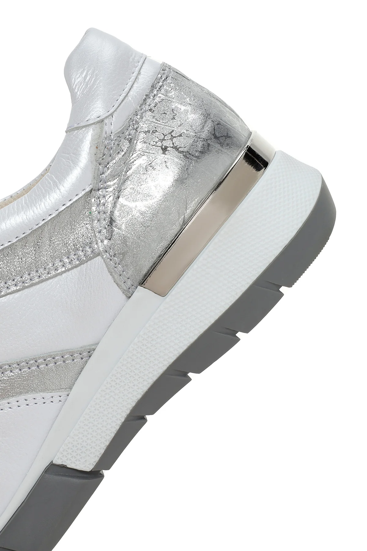 Kadın Beyaz Bağcıklı Yandan Fermuarlı Deri Sneaker - Image 8