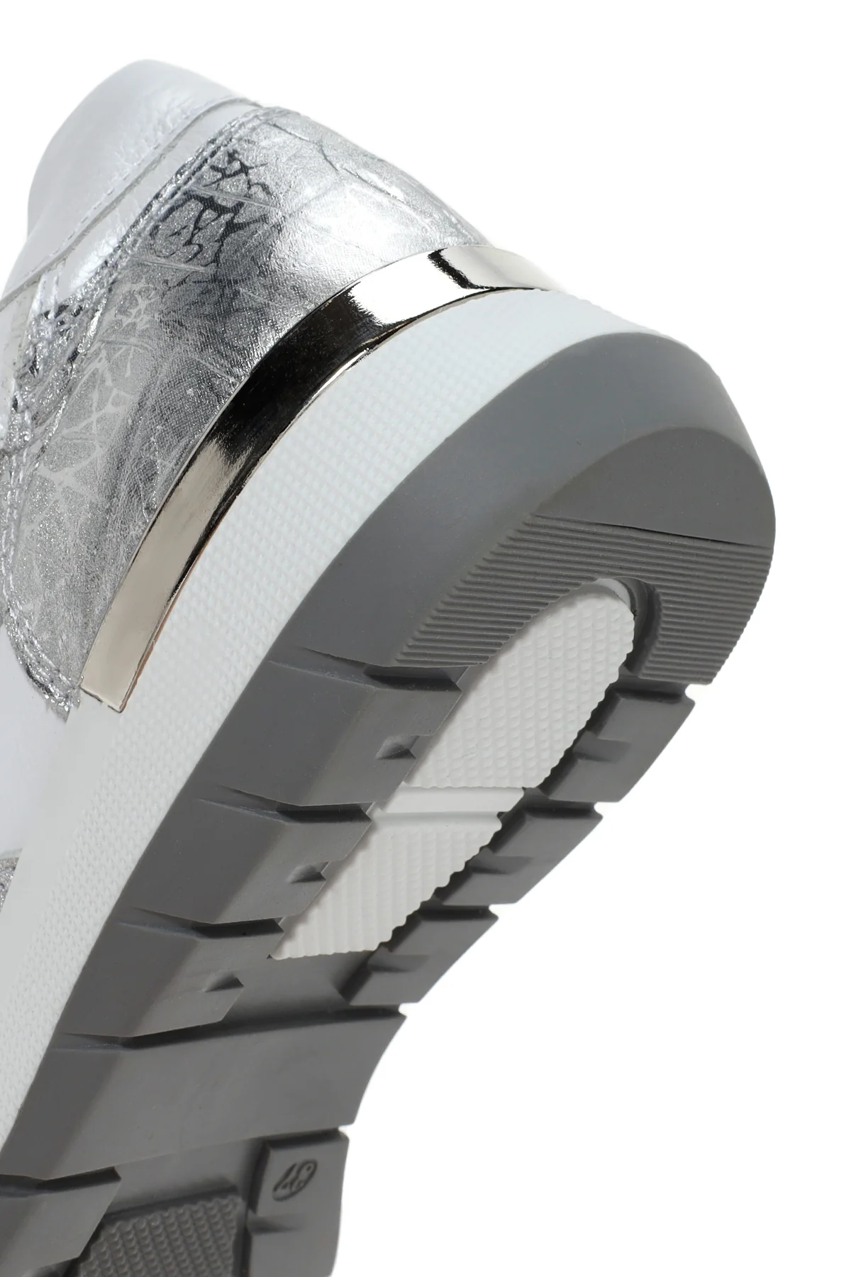 Kadın Beyaz Bağcıklı Yandan Fermuarlı Deri Sneaker - Image 9