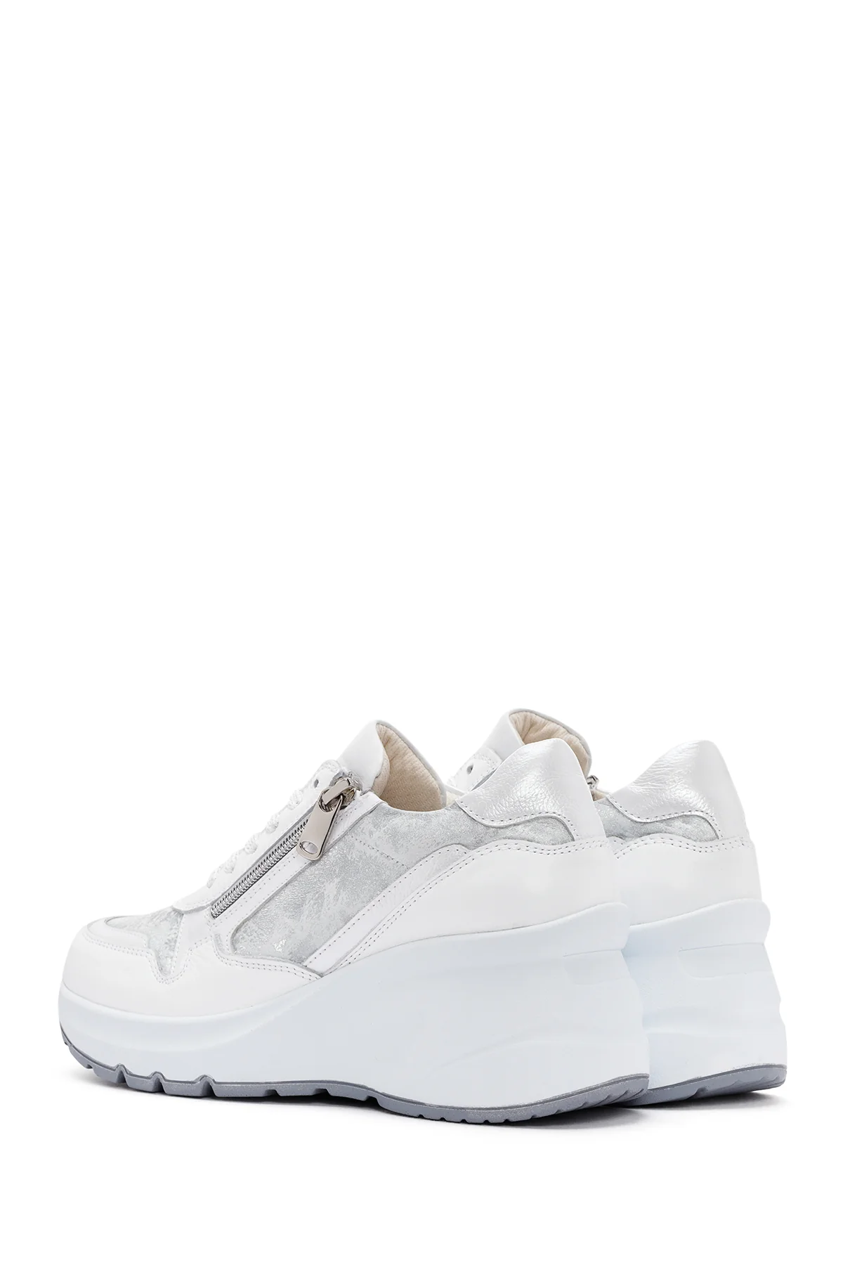 Kadın Beyaz Dolgu Topuklu Bağcıklı Deri Sneaker - Image 5