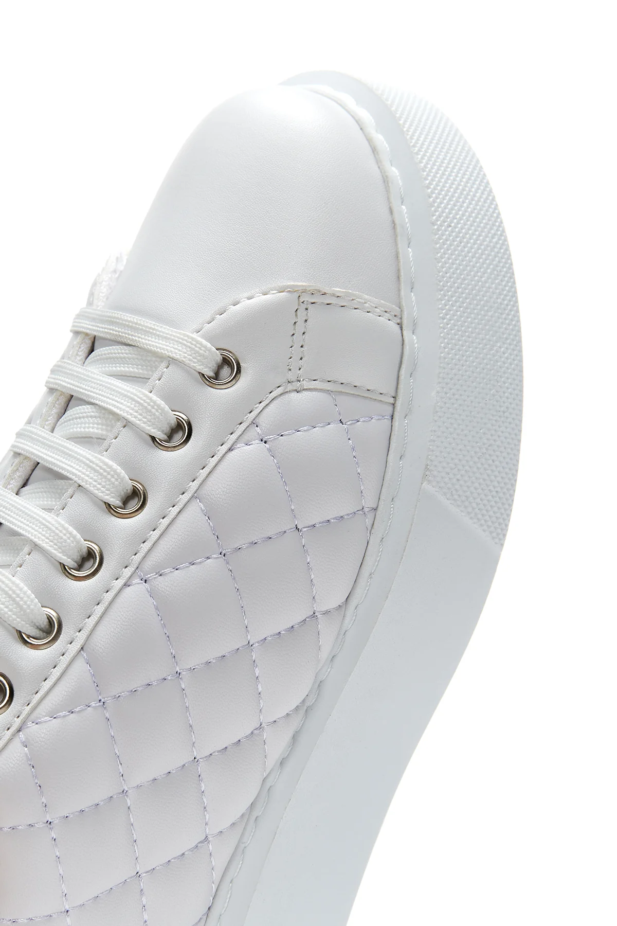 Kadın Beyaz Kapitone Kalın Tabanlı Sneaker - Image 7