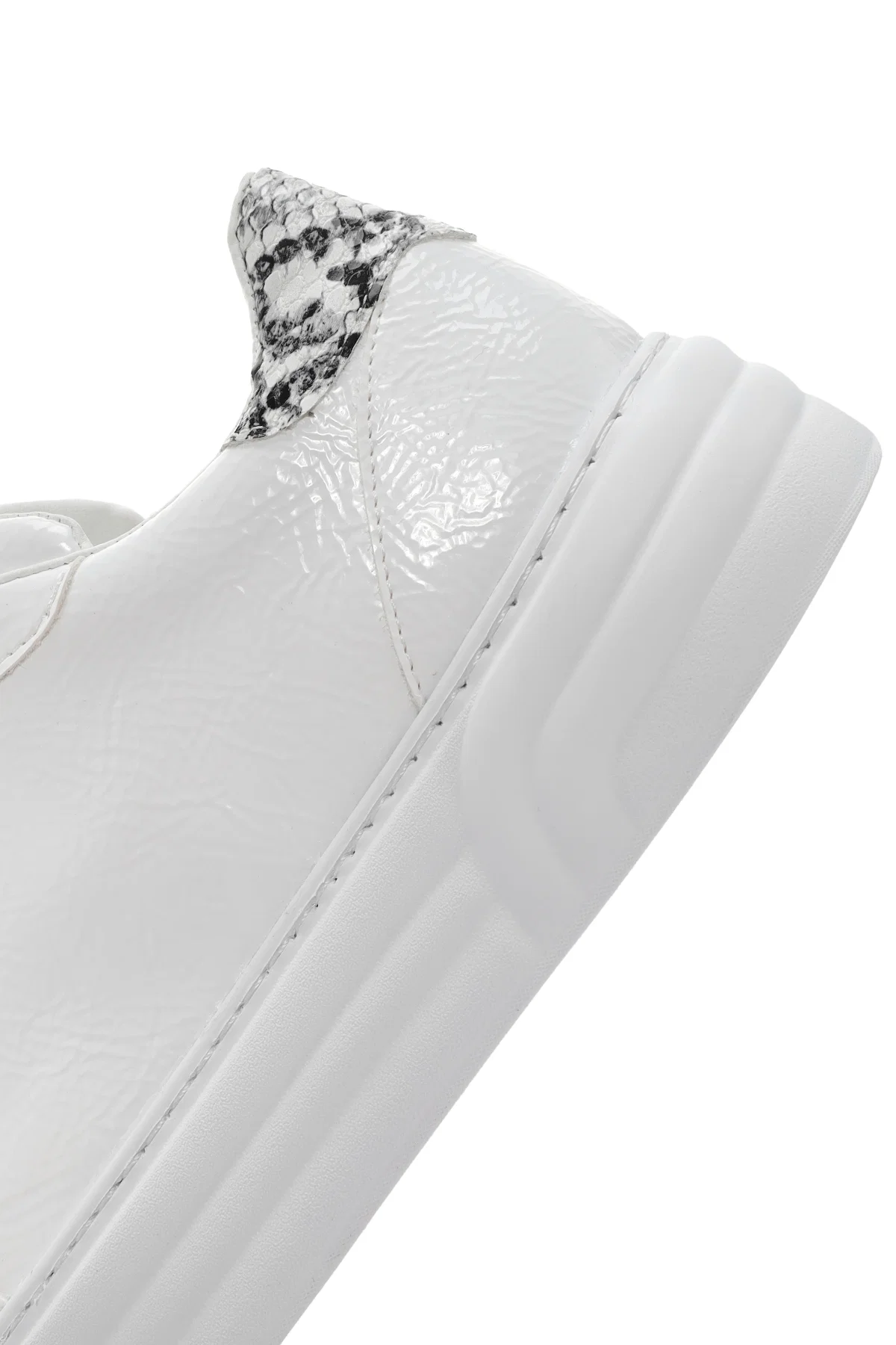 Kadın Beyaz Rugan Kalın Tabanlı Sneaker - Image 7