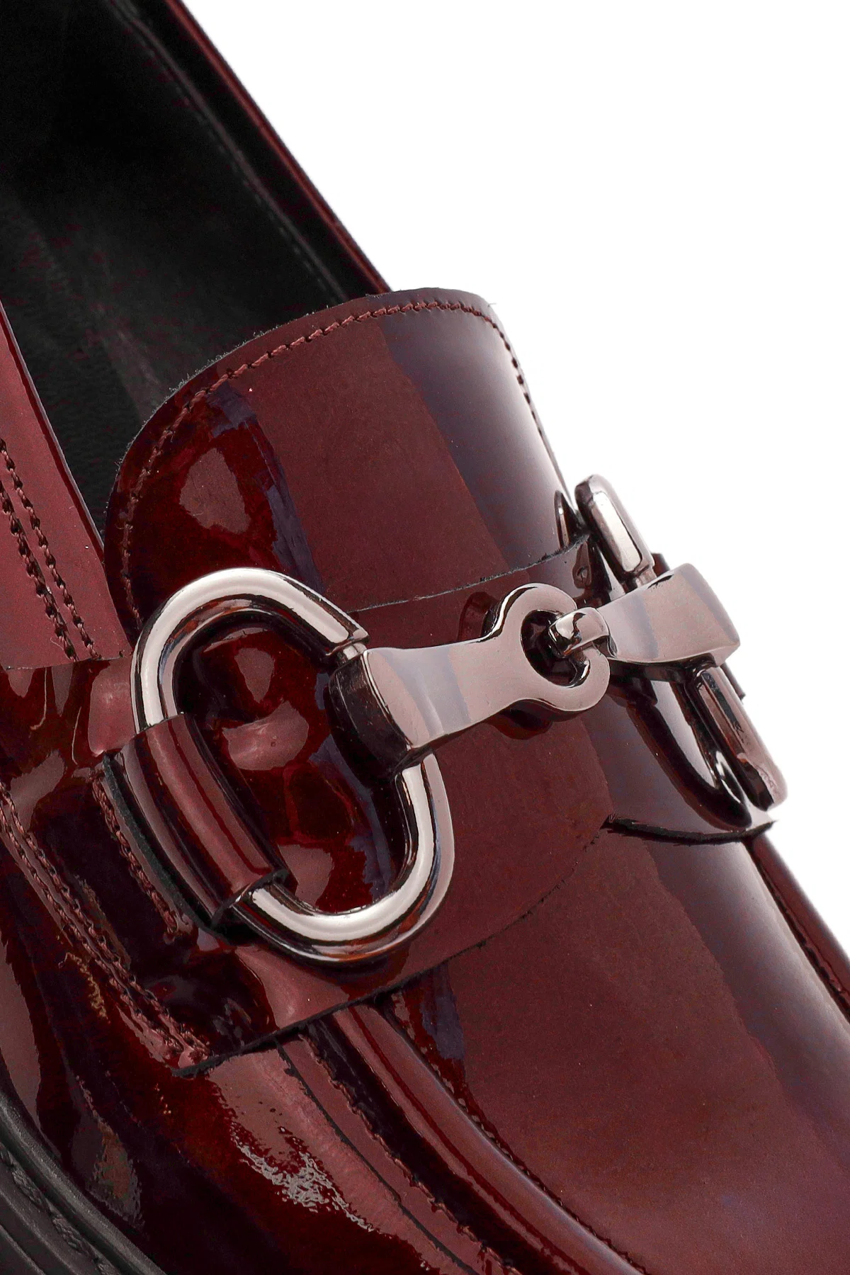 Kadın Bordo Toka Detaylı Rugan Deri Maskülen Loafer - Image 9
