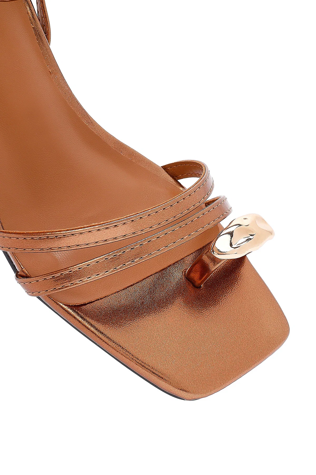 Kadın Bronz Kısa İnce Topuklu Metalik Sandalet - Image 11
