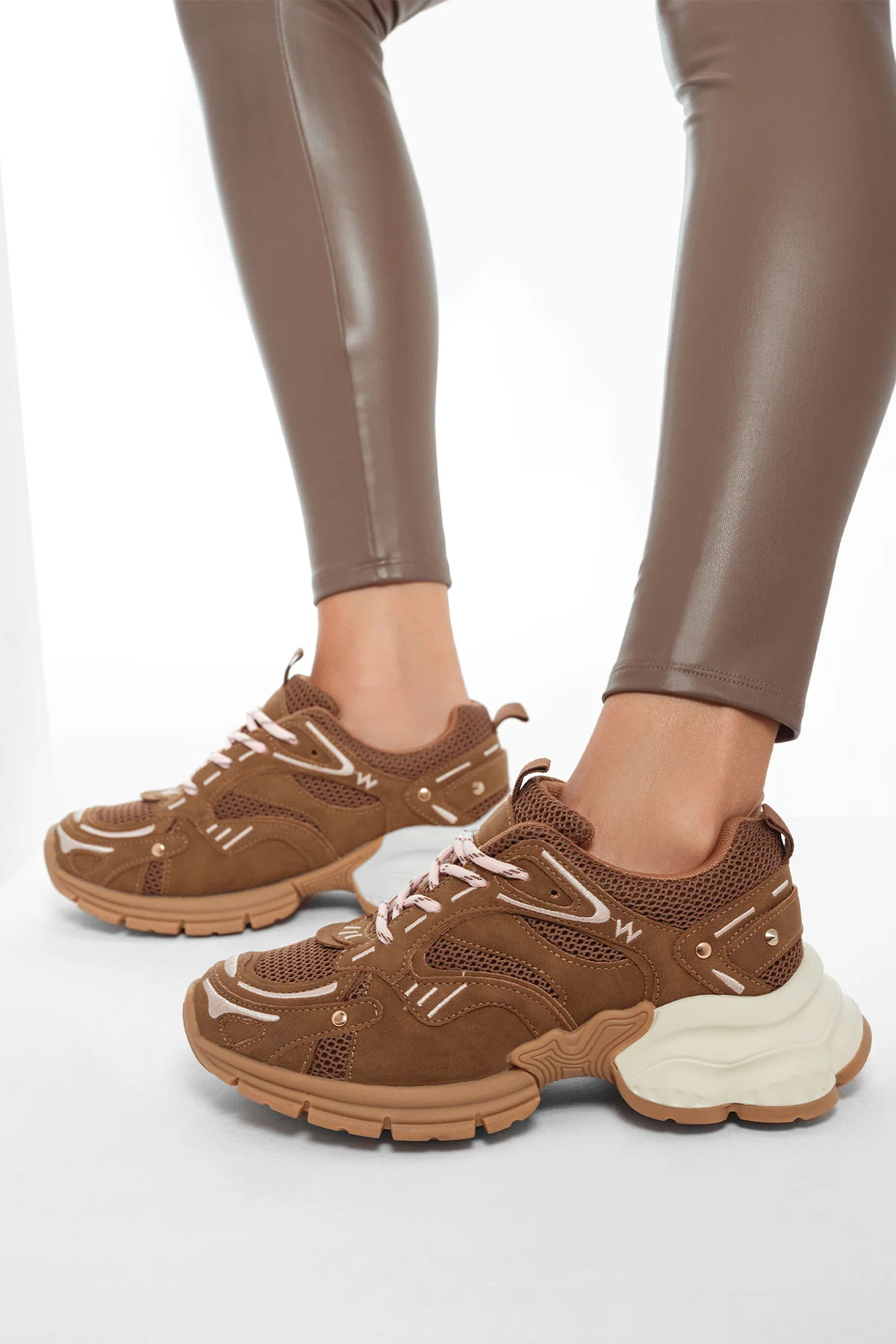 Kadın Camel Bağcıklı Kalın Tabanlı Sneaker - Image 4