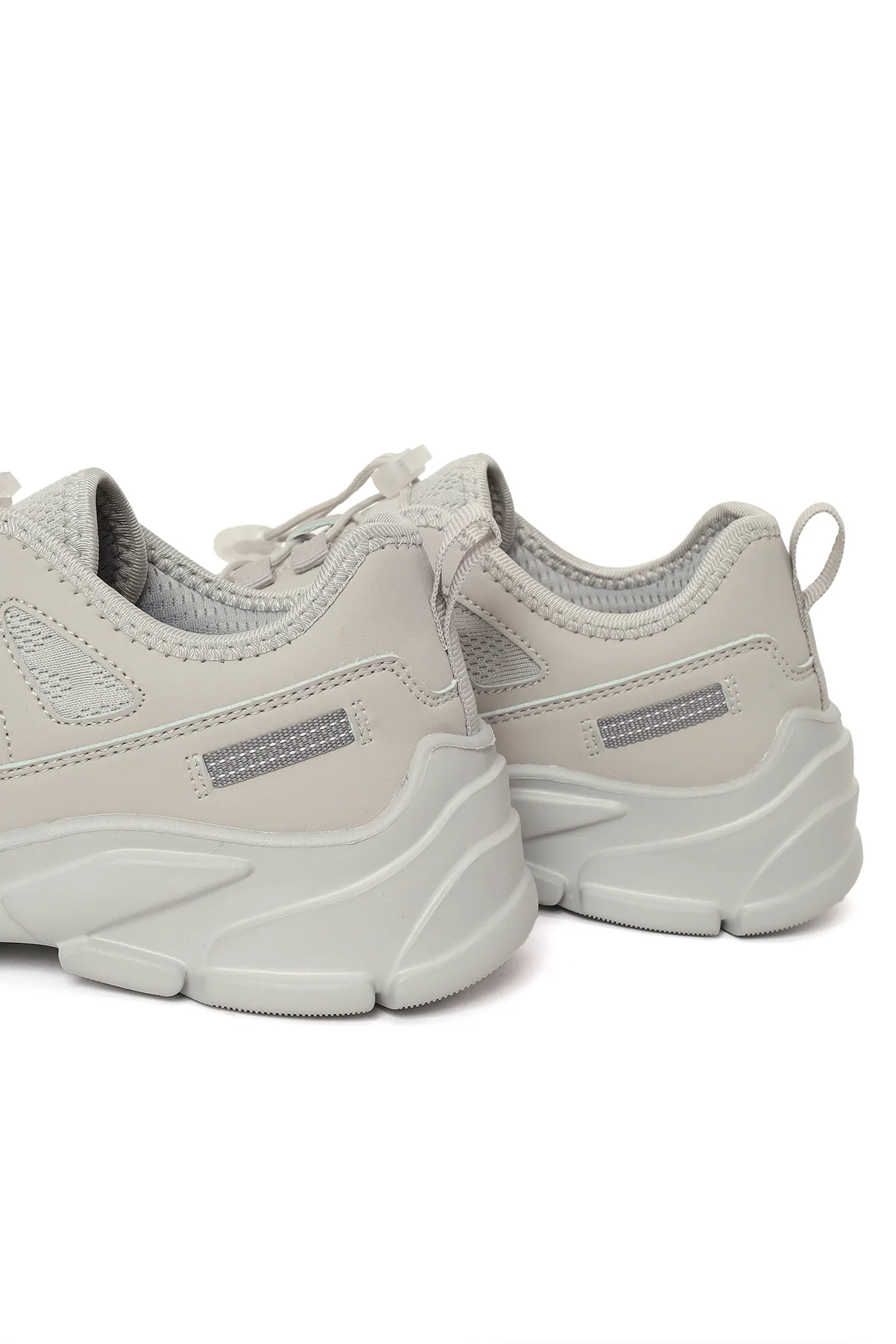 Kadın Gri Bağcıklı Kalın Tabanlı Sneaker - Image 10