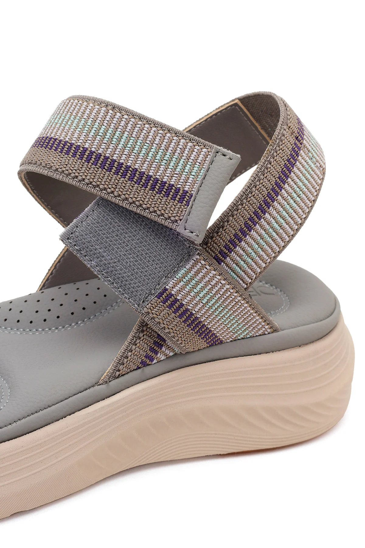 Kadın Gri Bantlı Kalın Tabanlı Kumaş Comfort Sandalet - Image 10