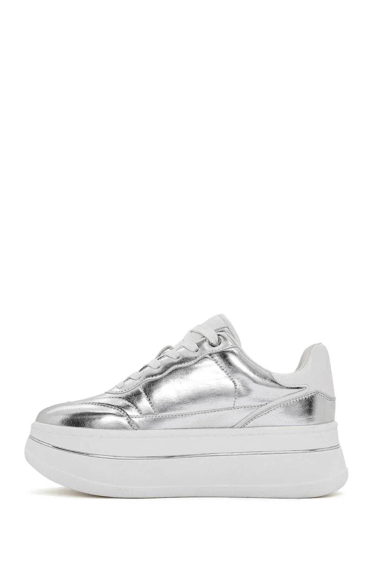 Kadın Gümüş Bağcıklı Kalın Tabanlı Metalik Sneaker - Image 2