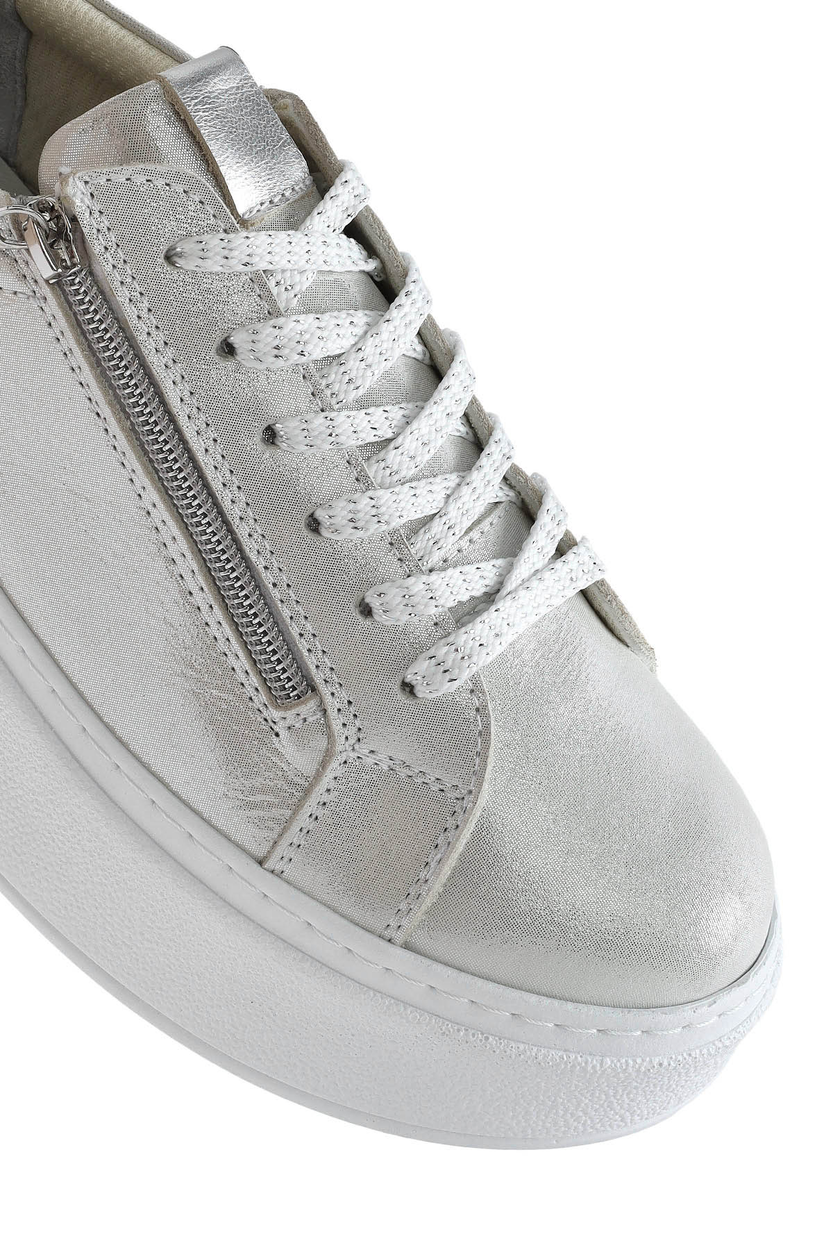 Kadın Gümüş Kalın Tabanlı Yandan Fermuarlı Deri Sneaker - Image 10