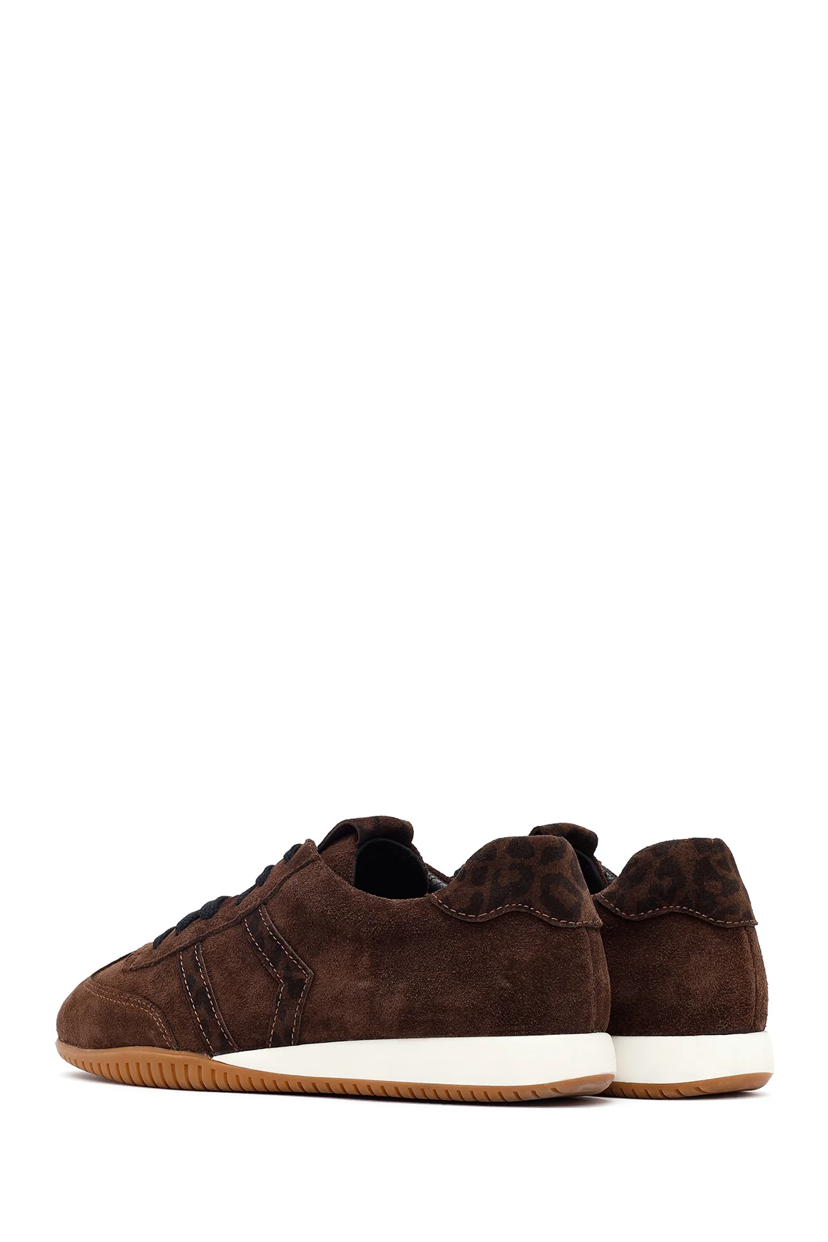Kadın Kahverengi Bağcıklı Süet Deri Sneaker - Image 5