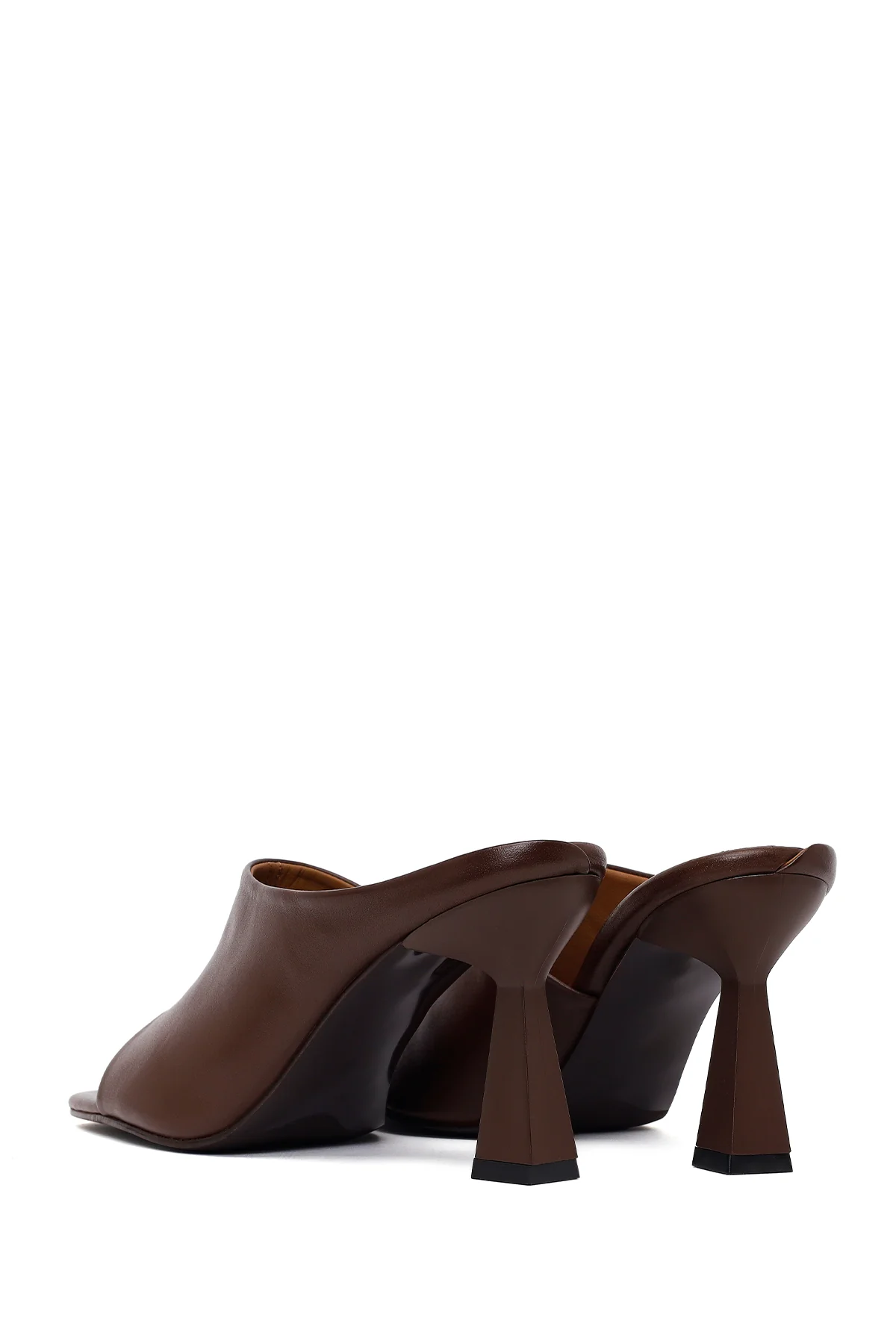 Kadın Kahverengi Topuklu Deri Terlik - Image 7