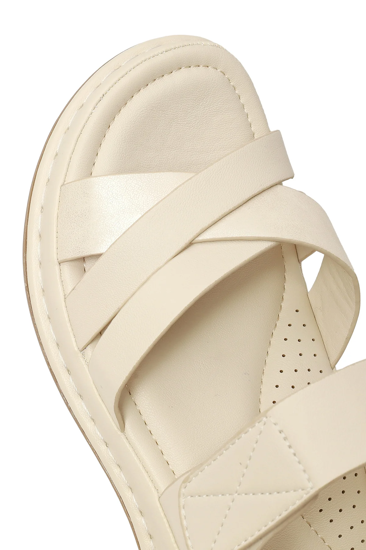 Kadın Krem Bantlı Kalın Tabanlı Comfort Sandalet - Image 10