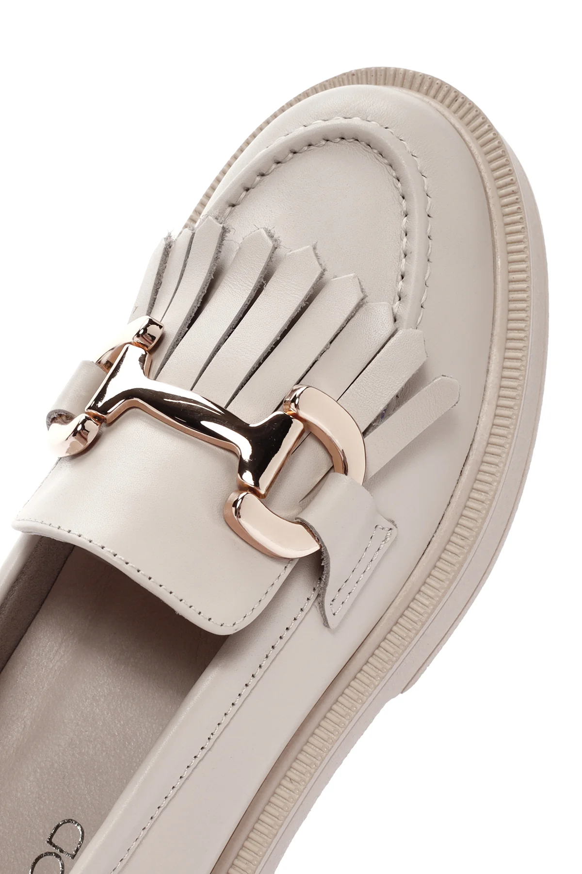 Kadın Krem Püsküllü Deri Casual Loafer - Image 9
