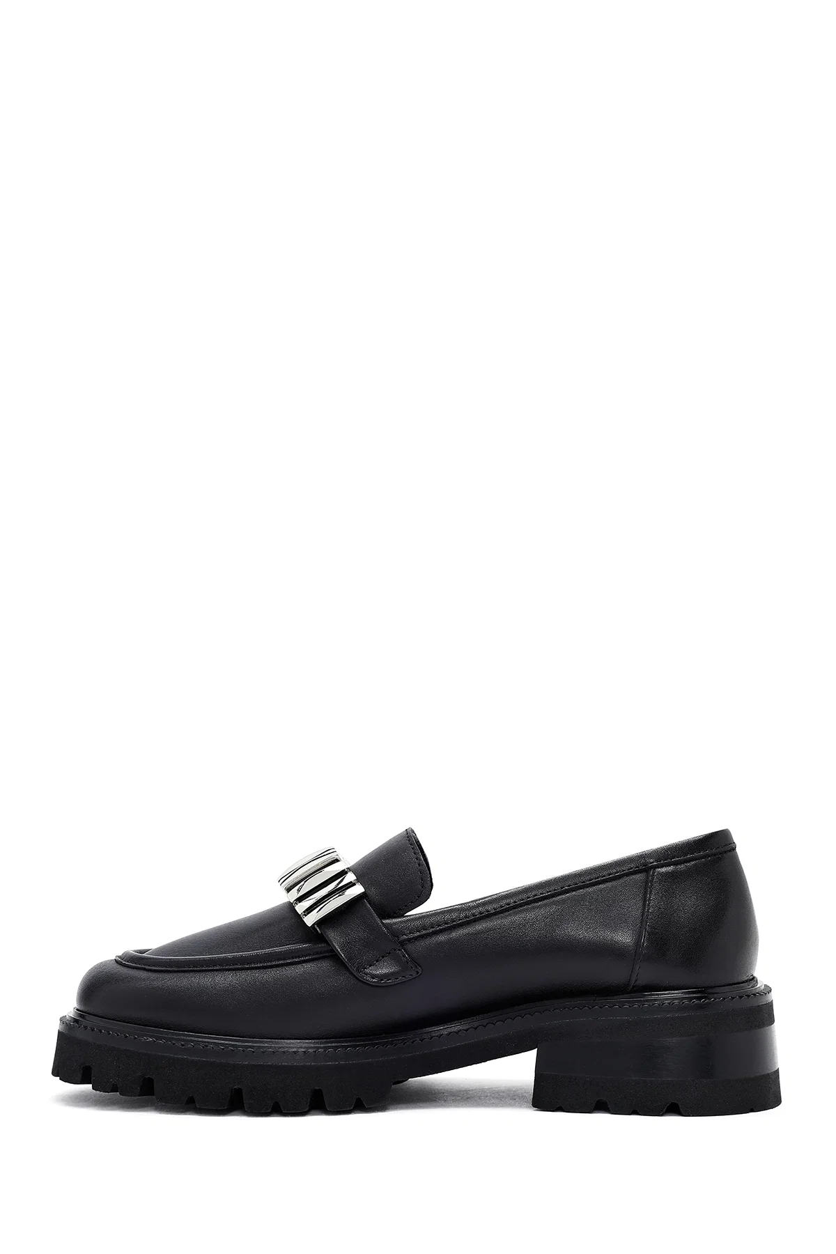 Kadın Siyah Aksesuarlı Deri Maskülen Loafer - Image 2