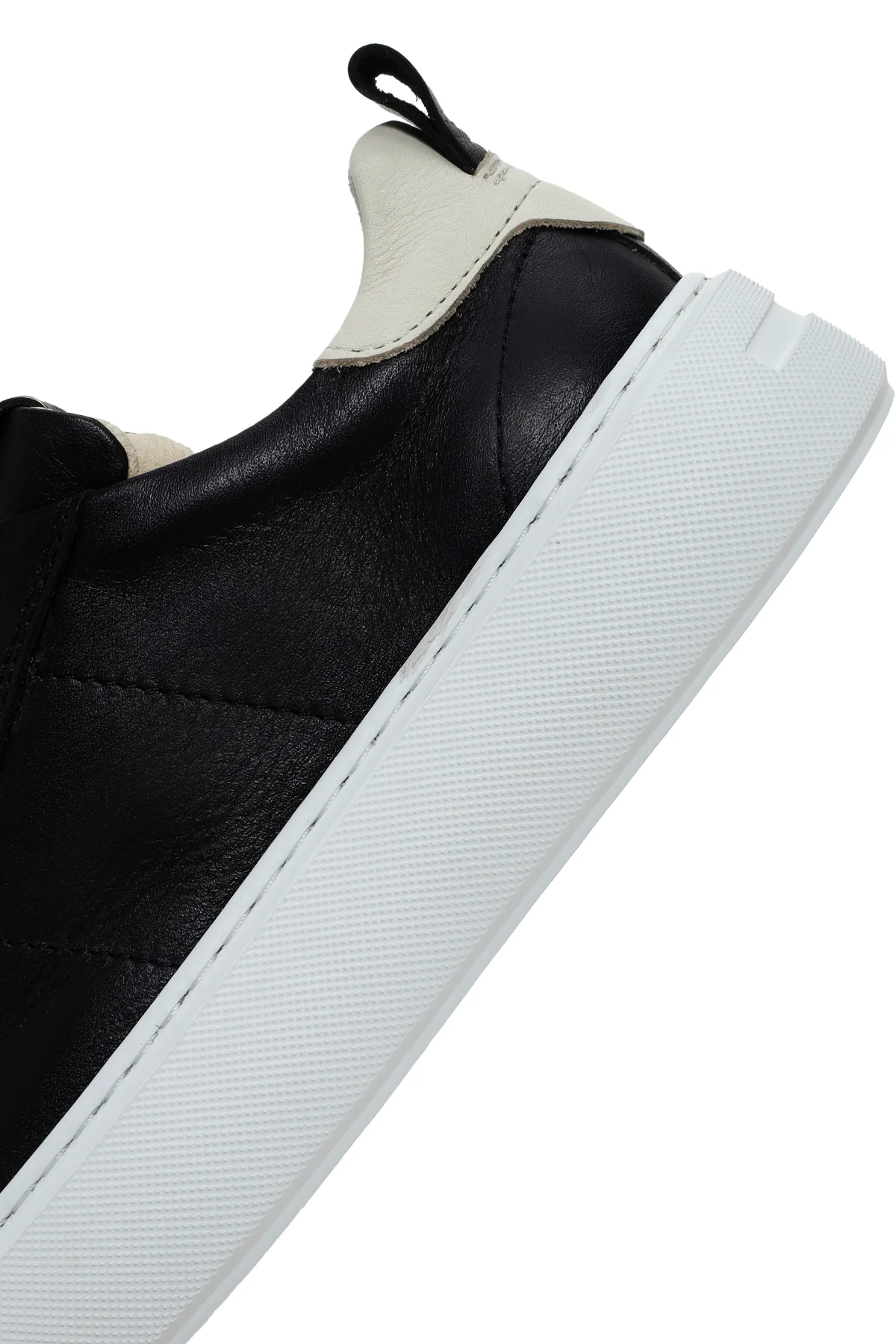 Kadın Siyah Bağcıklı Aksesuar Detaylı Deri Sneaker - Image 8