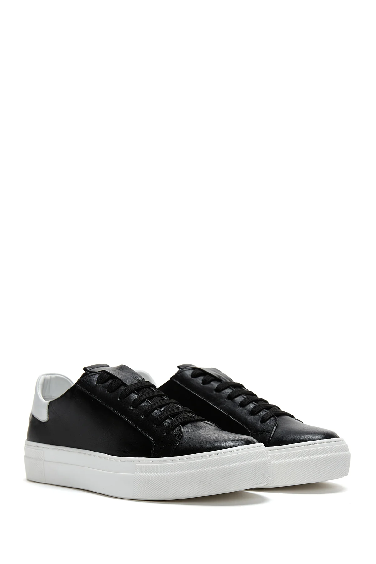 Kadın Siyah Bağcıklı Deri Sneaker - Image 3