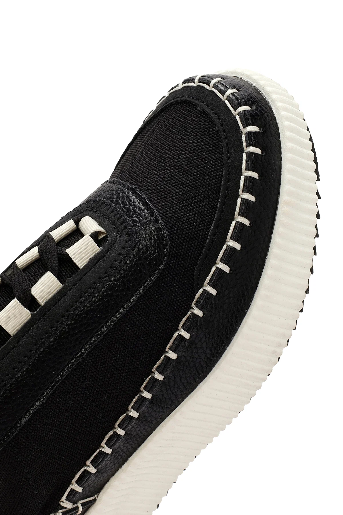 Kadın Siyah Bağcıklı Deri Sneaker - Image 10