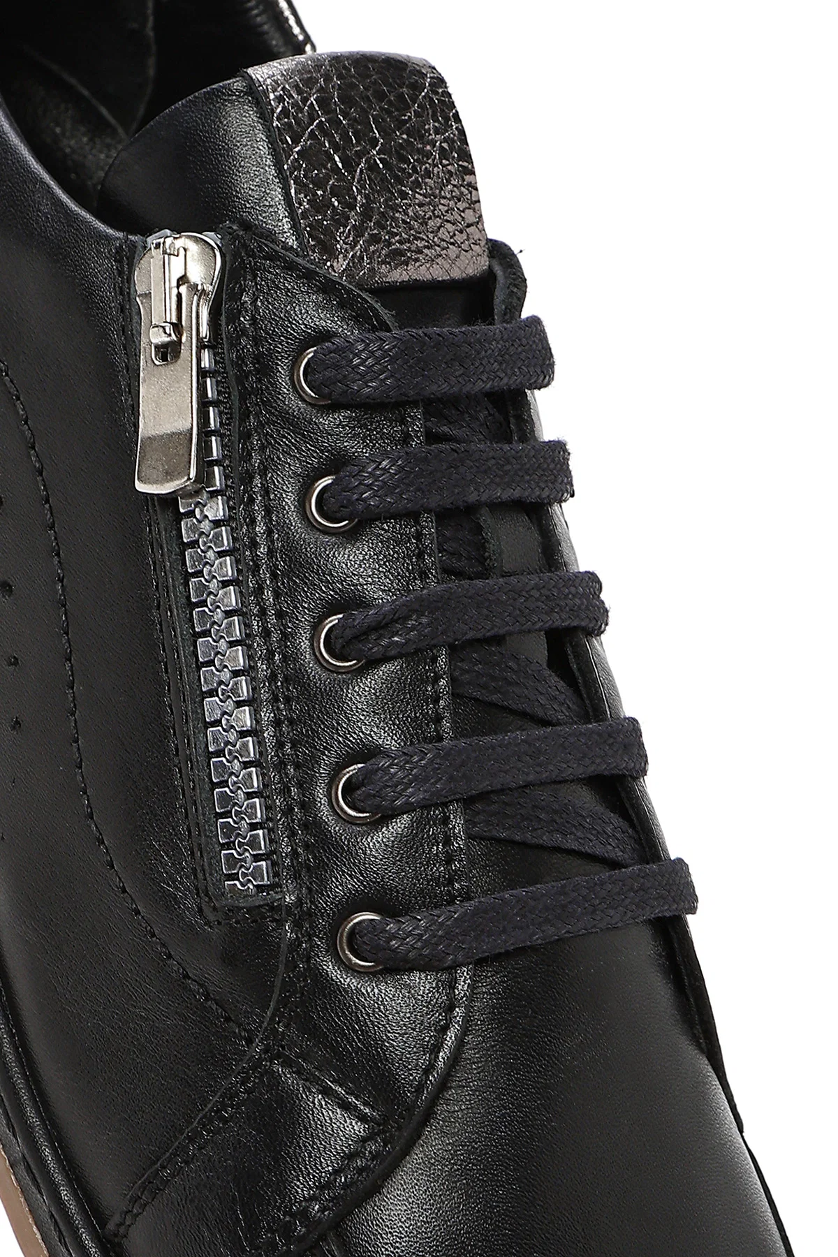 Kadın Siyah Bağcıklı Deri Sneaker - Image 8