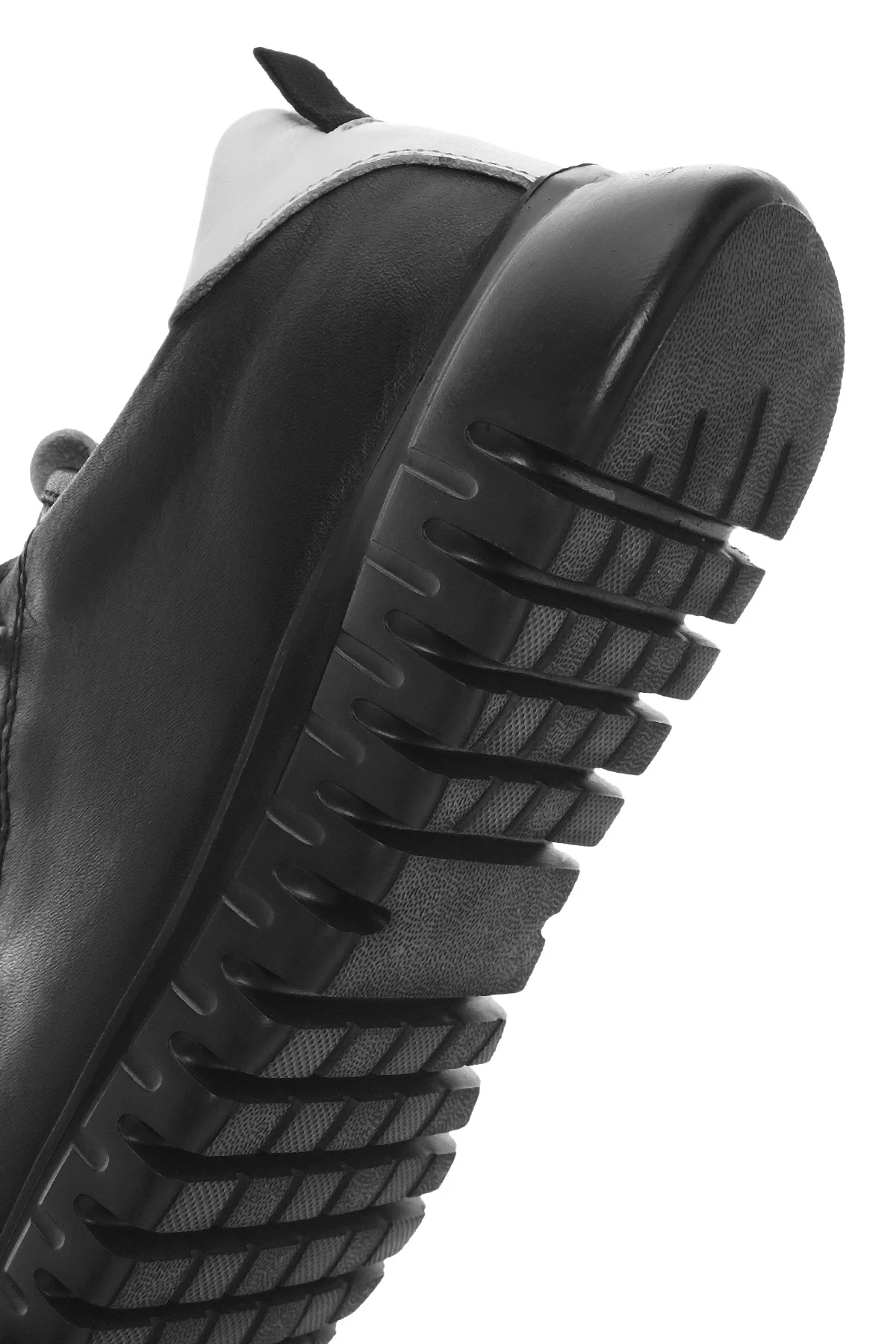 Kadın Siyah Bağcıklı Deri Sneaker - Image 8