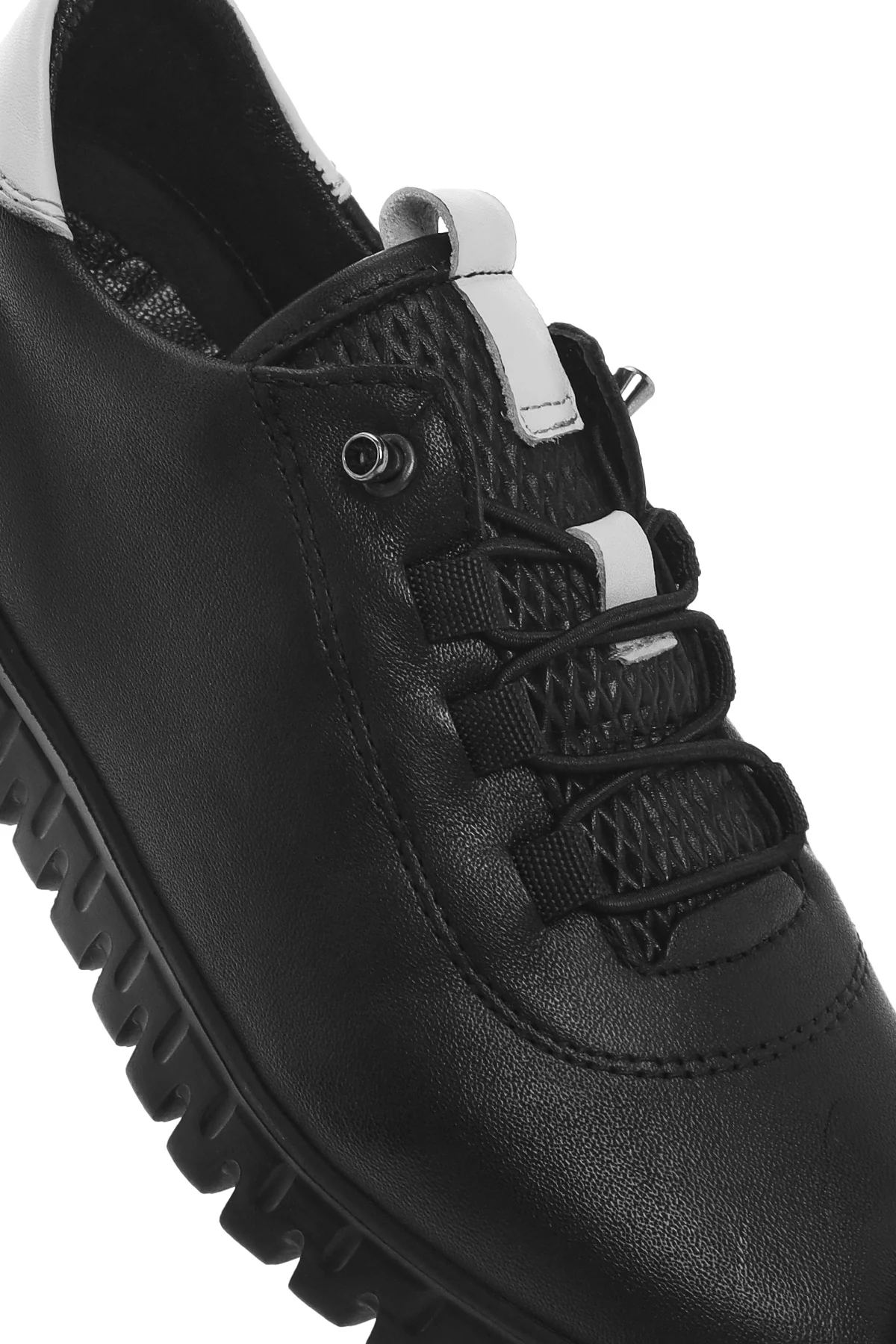 Kadın Siyah Bağcıklı Deri Sneaker - Image 9