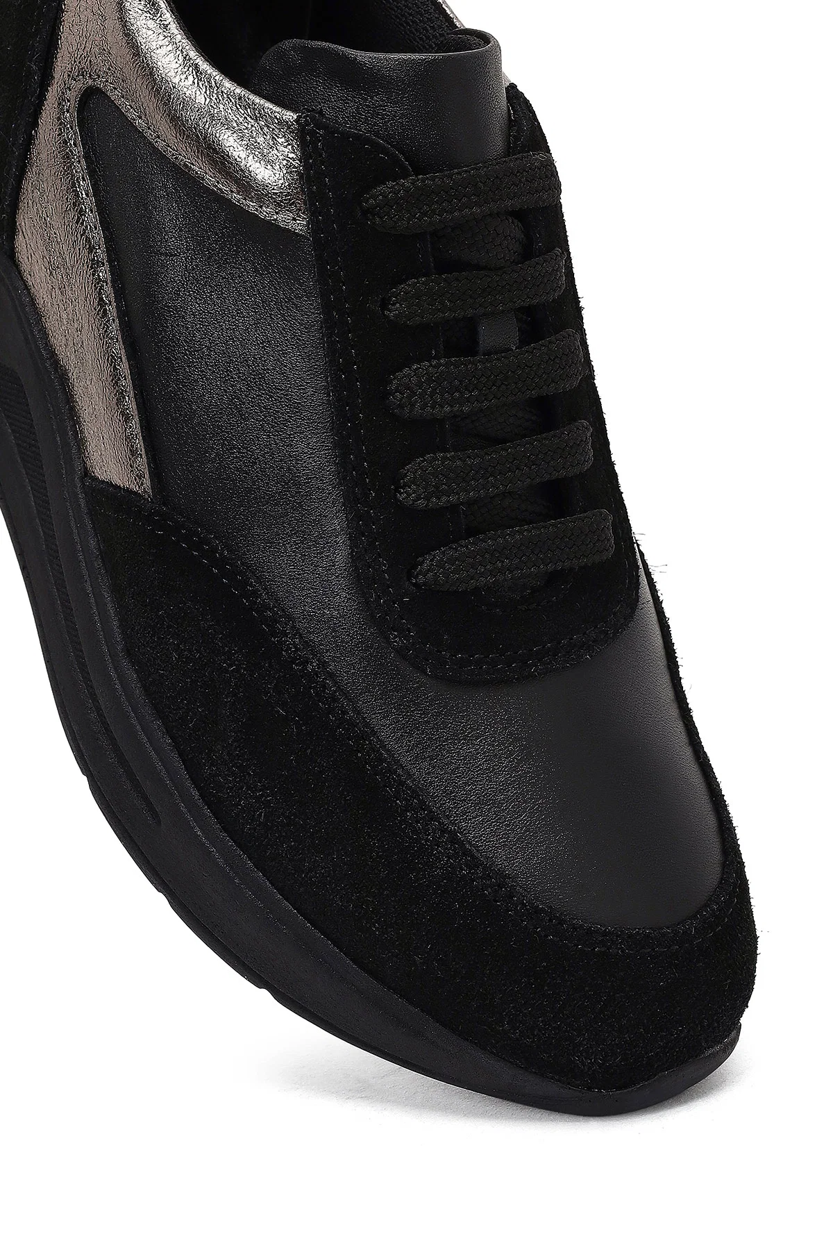 Kadın Siyah Bağcıklı Dolgu Topuklu Deri Sneaker - Image 9