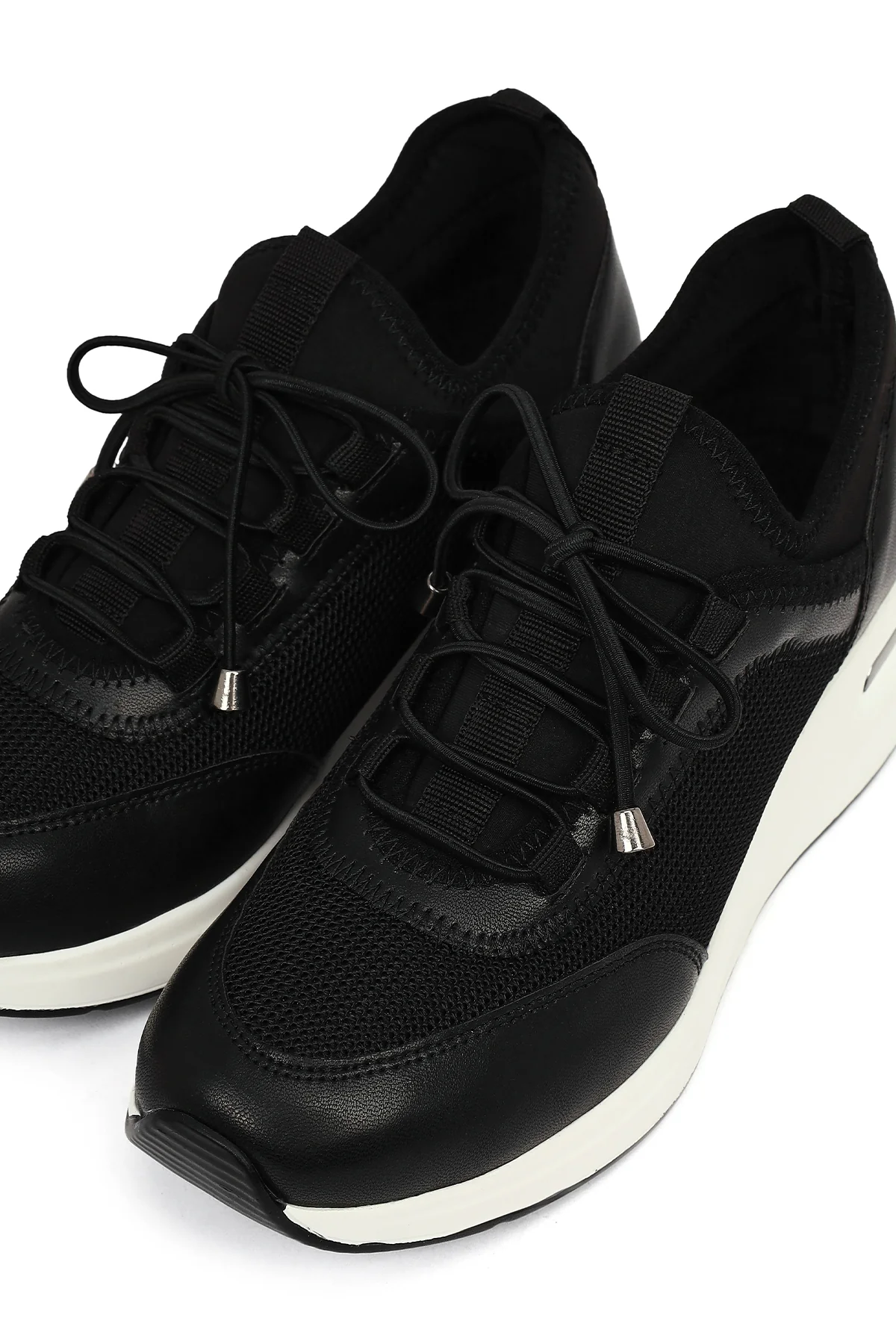 Kadın Siyah Bağcıklı Dolgu Topuklu Sneaker - Image 10