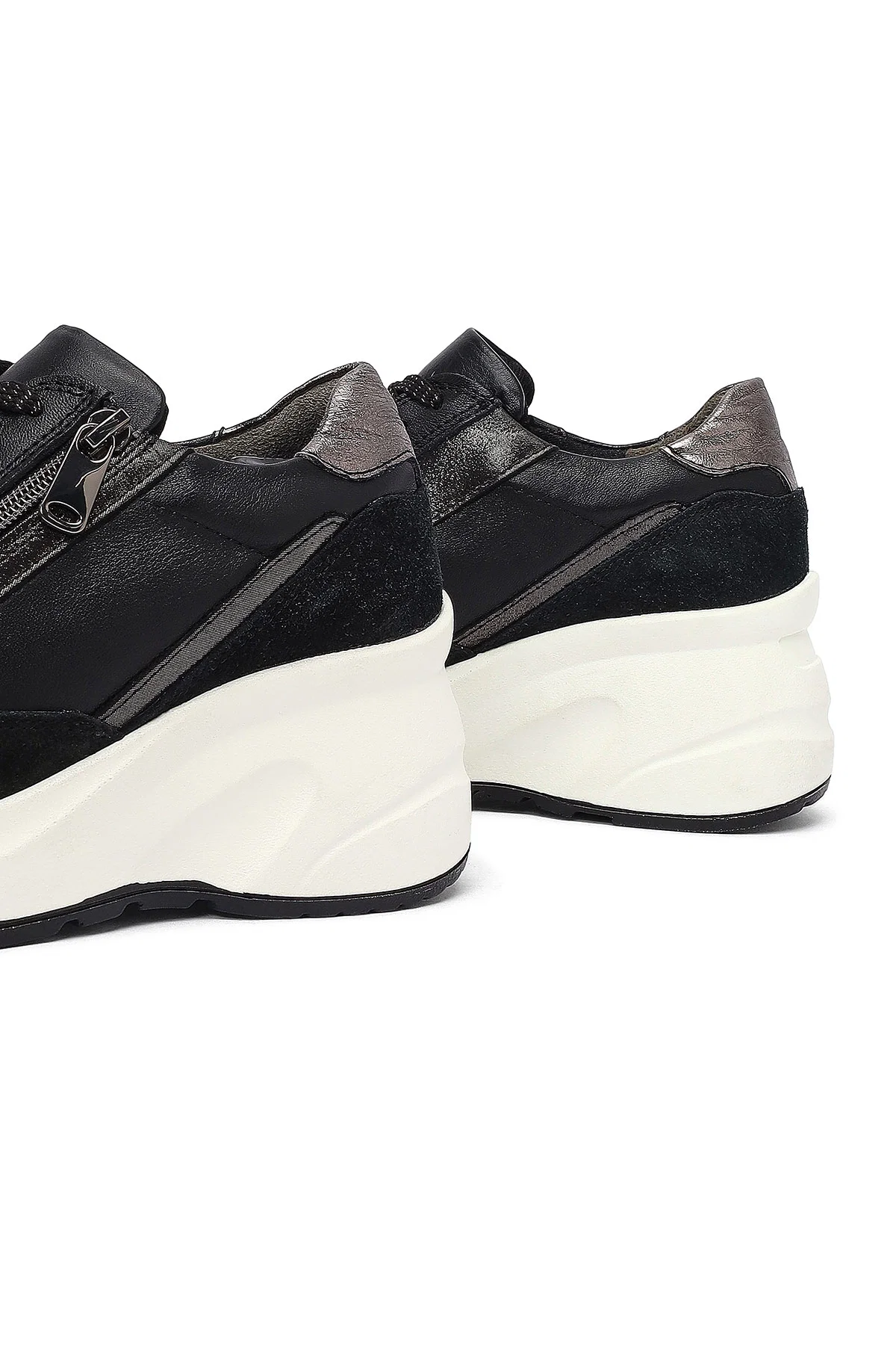 Kadın Siyah Bağcıklı Fermuar Detaylı Dolgu Topuklu Deri Sneaker - Image 11