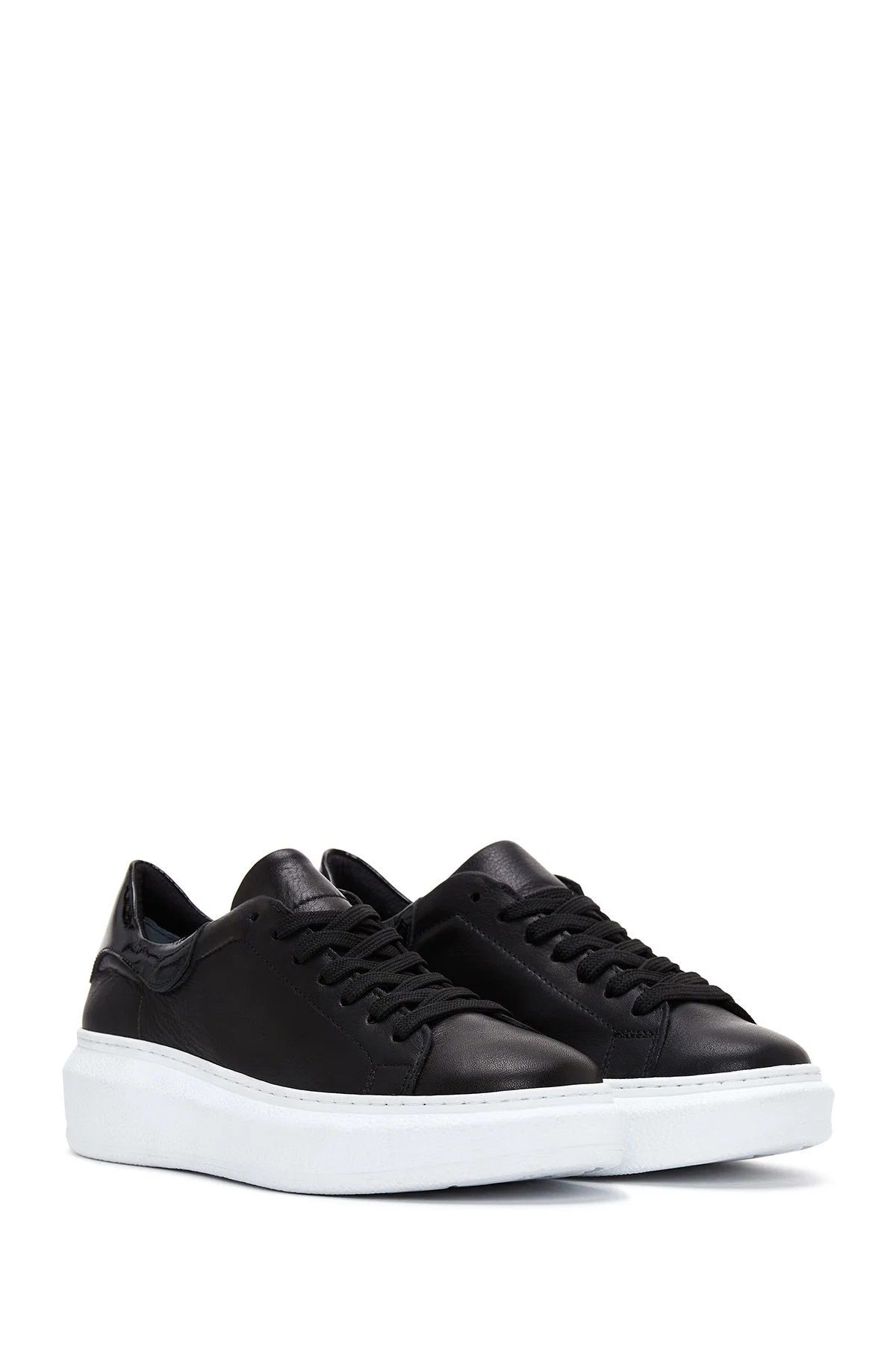 Kadın Siyah Bağcıklı Kalın Taban Deri Sneaker - Image 3