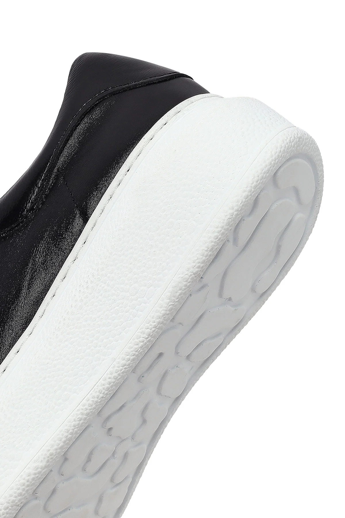 Kadın Siyah Bağcıklı Kalın Taban Deri Sneaker - Image 9
