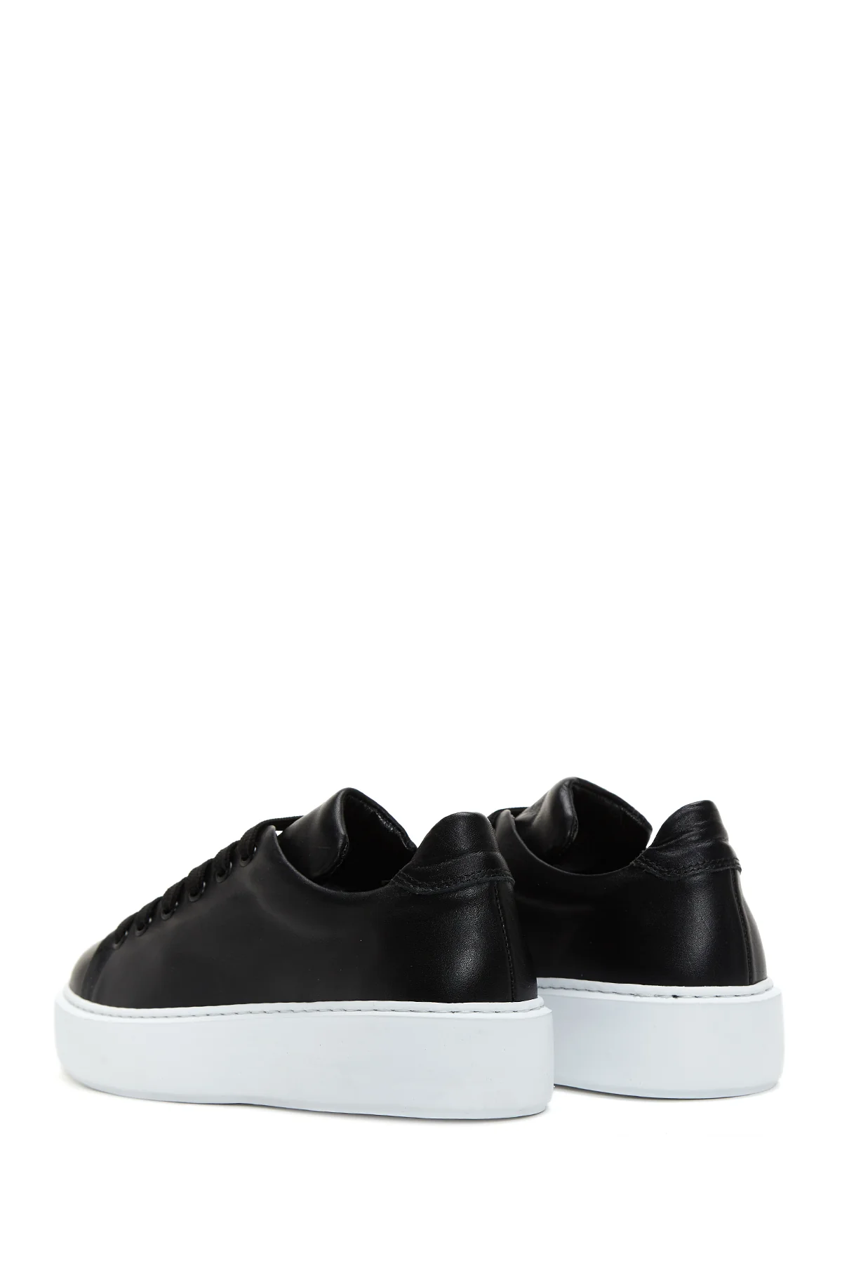 Kadın Siyah Bağcıklı Kalın Tabanlı Deri Sneaker - Image 5