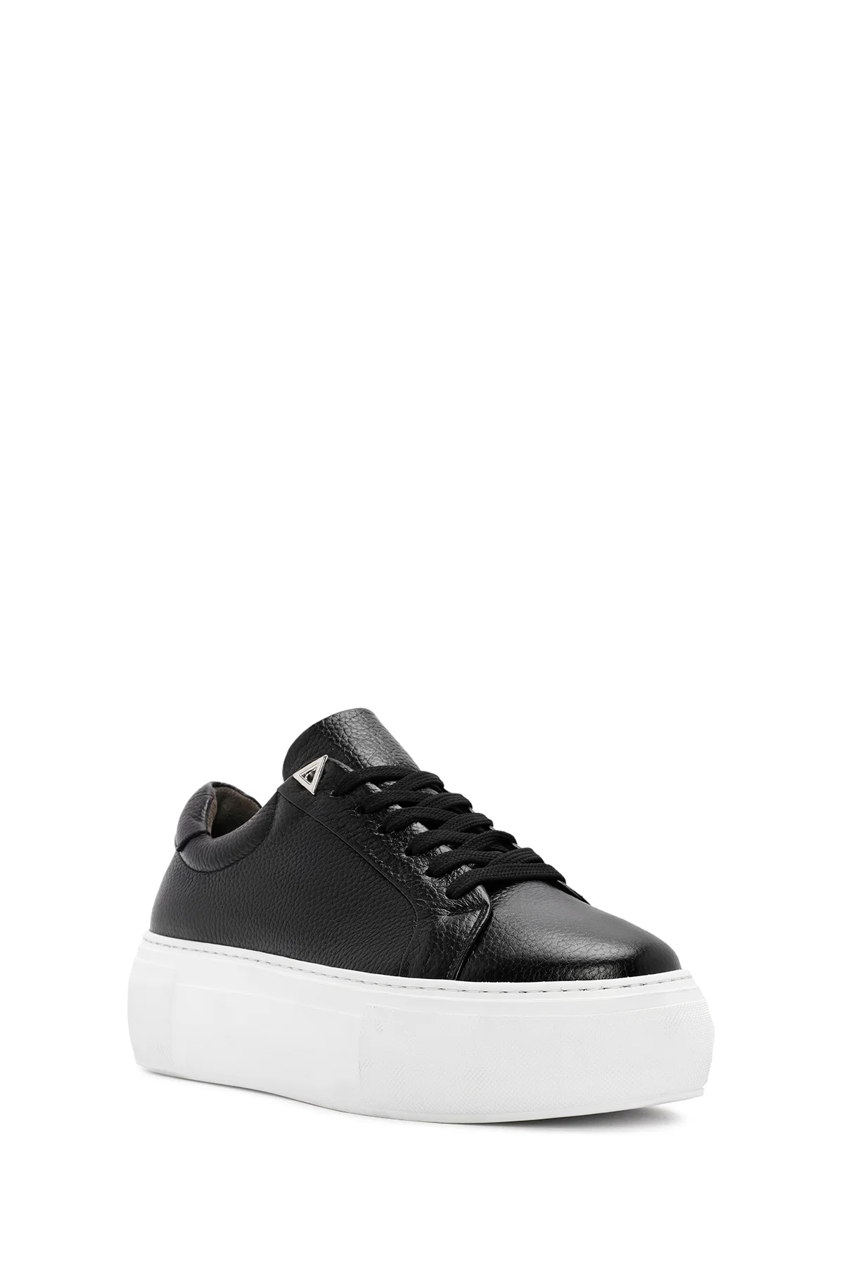 Kadın Siyah Bağcıklı Kalın Tabanlı Deri Sneaker - Image 6