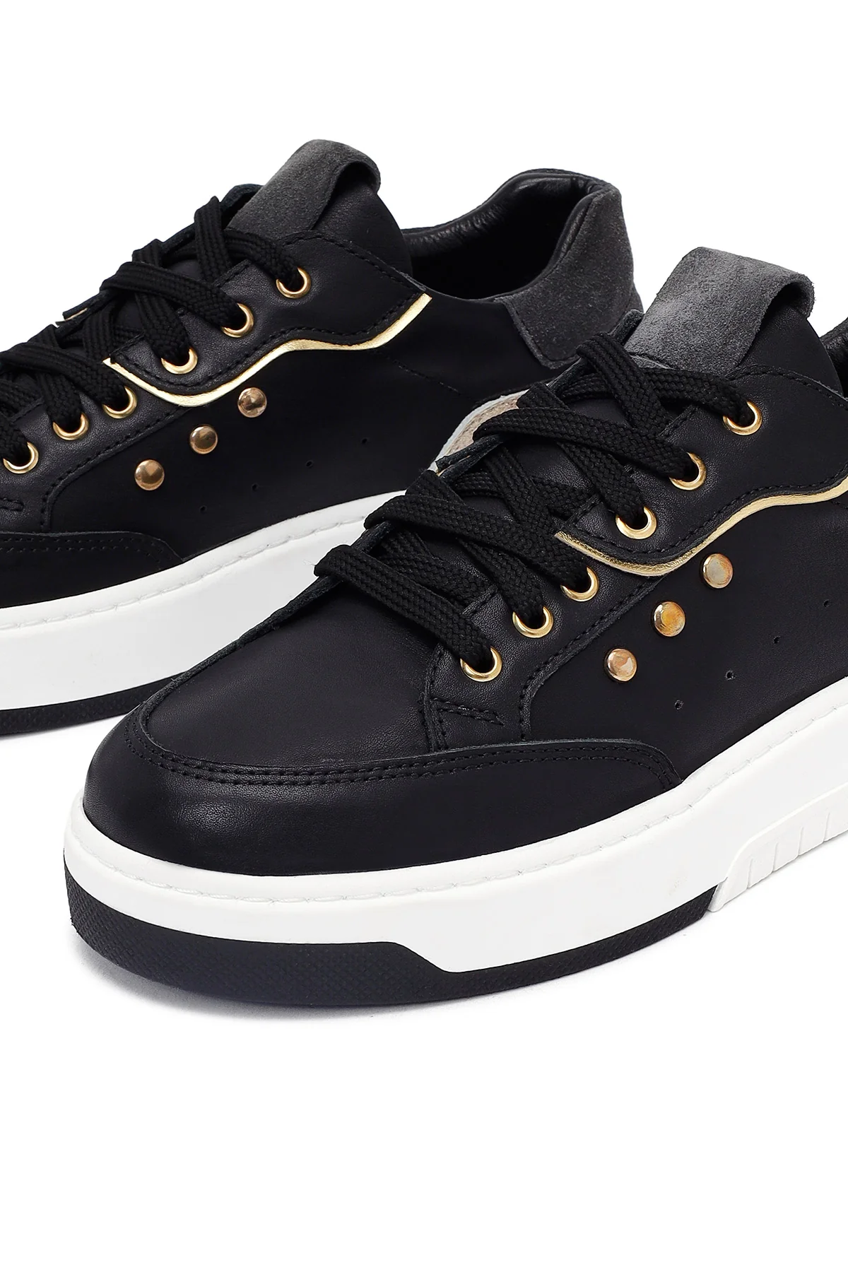 Kadın Siyah Bağcıklı Kalın Tabanlı Deri Sneaker - Image 11