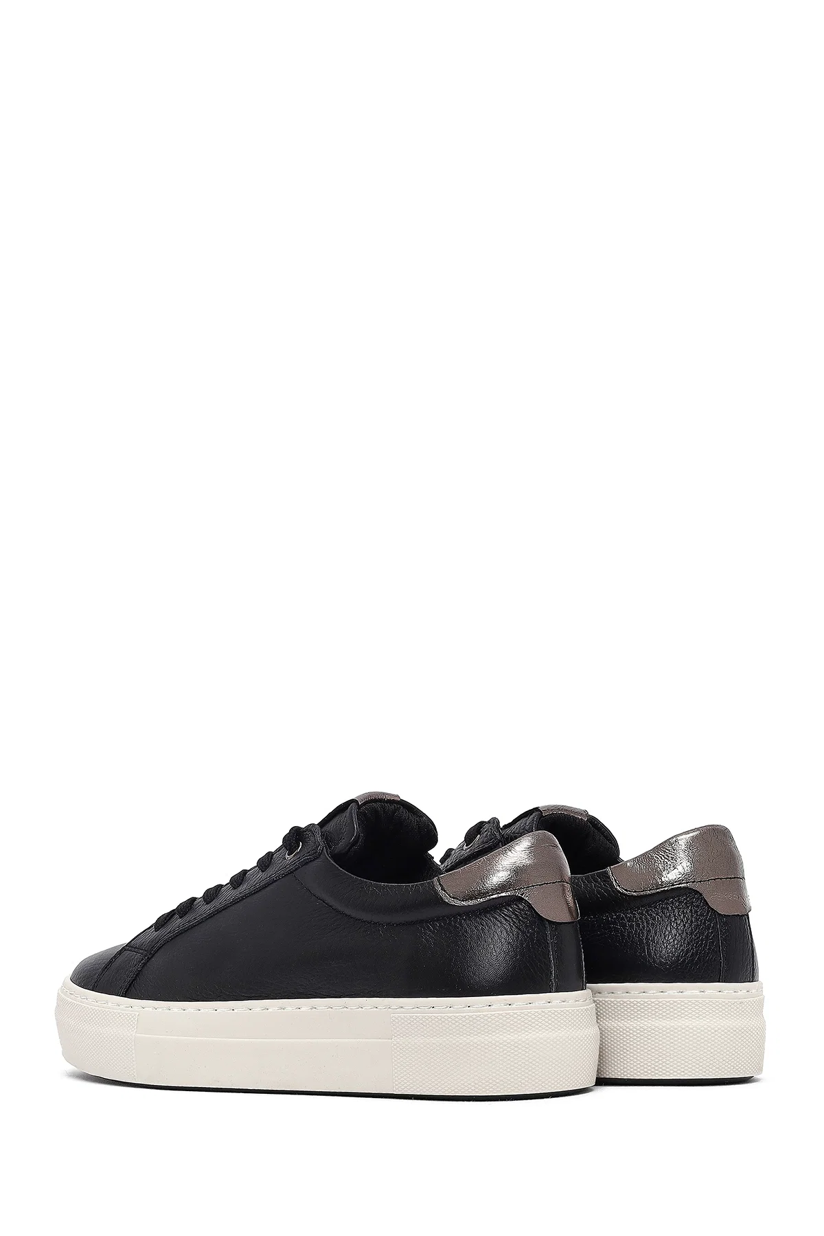 Kadın Siyah Bağcıklı Kalın Tabanlı Deri Sneaker - Image 5