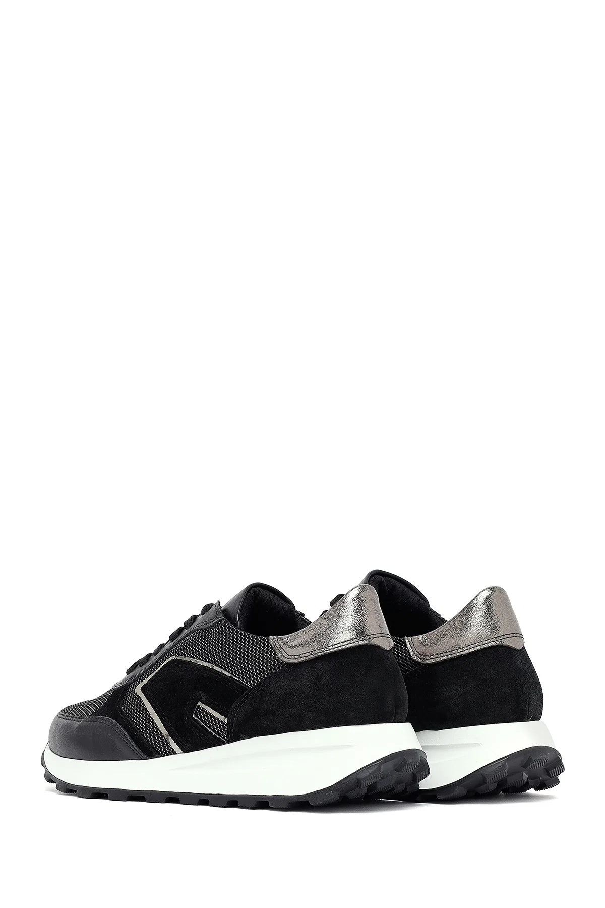 Kadın Siyah Bağcıklı Kalın Tabanlı Deri Sneaker - Image 5