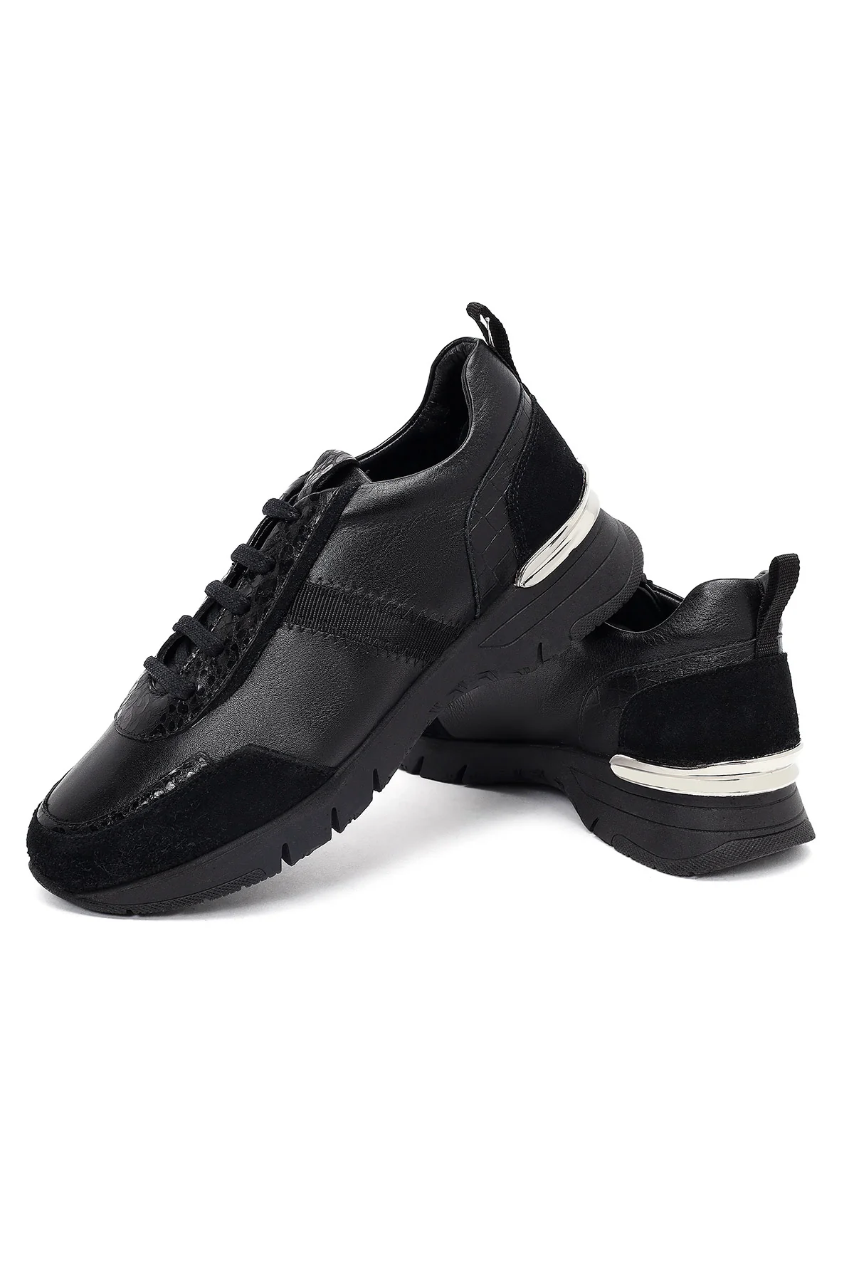 Kadın Siyah Bağcıklı Kalın Tabanlı Deri Sneaker - Image 10