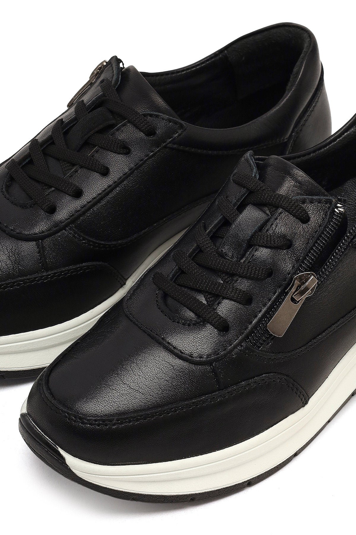 Kadın Siyah Bağcıklı Kalın Tabanlı Deri Sneaker - Image 10