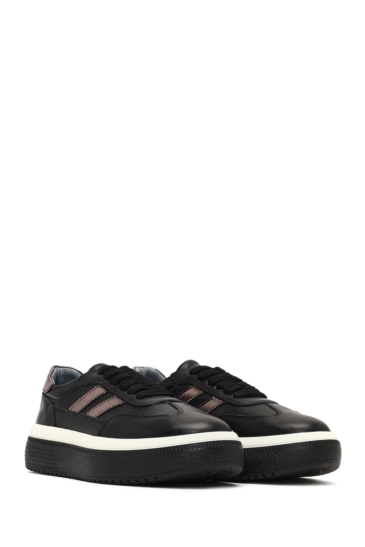 Kadın Siyah Bağcıklı Kalın Tabanlı Deri Sneaker - Image 3