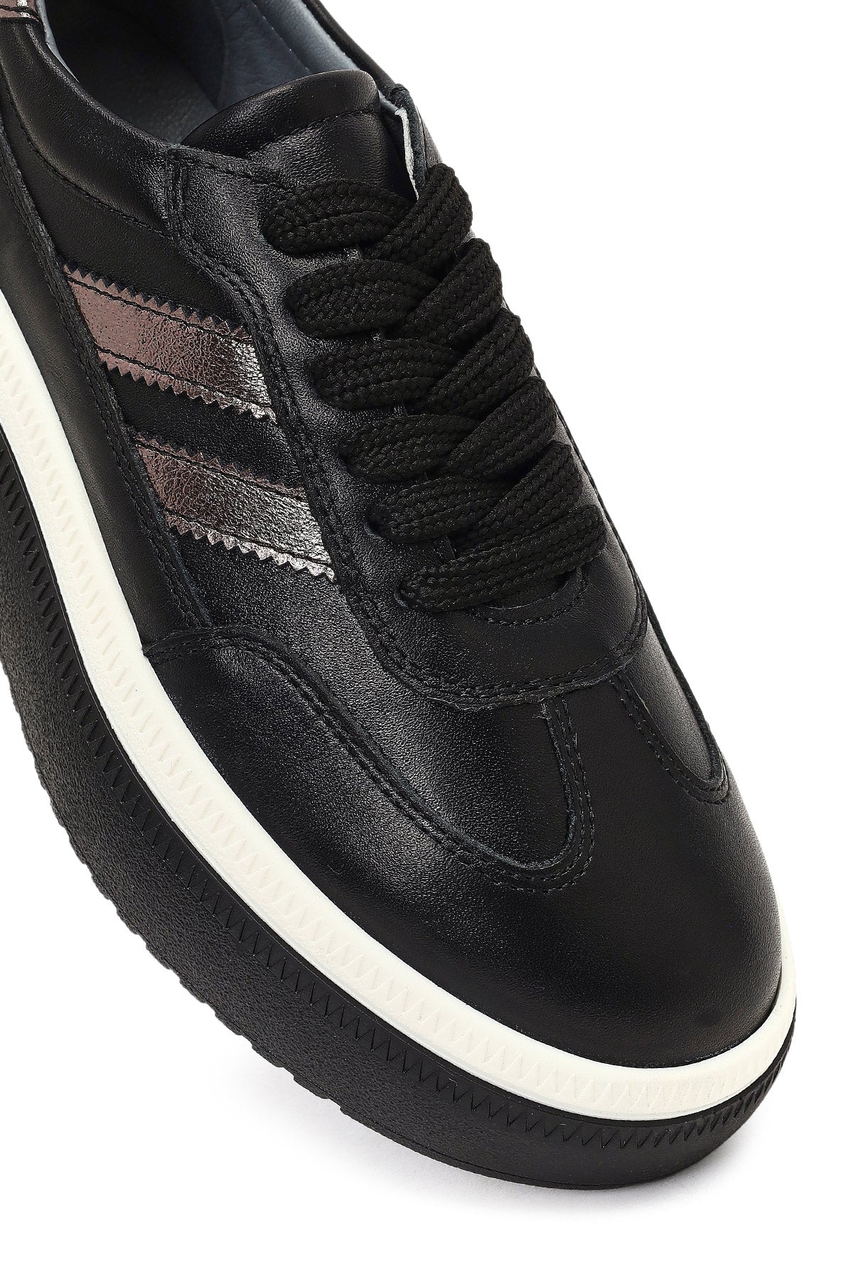 Kadın Siyah Bağcıklı Kalın Tabanlı Deri Sneaker - Image 9