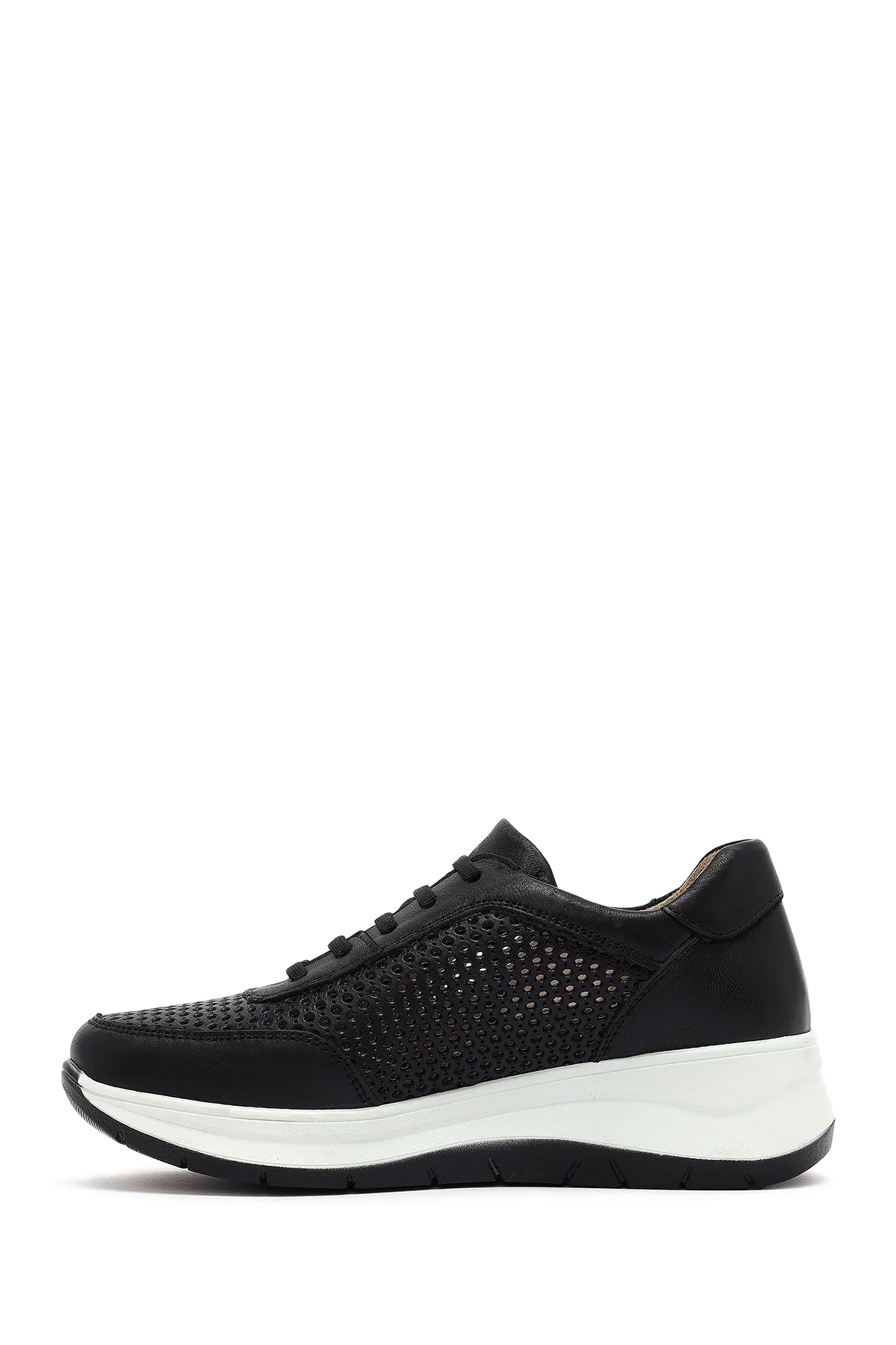Kadın Siyah Bağcıklı Kalın Tabanlı Deri Sneaker - Image 3