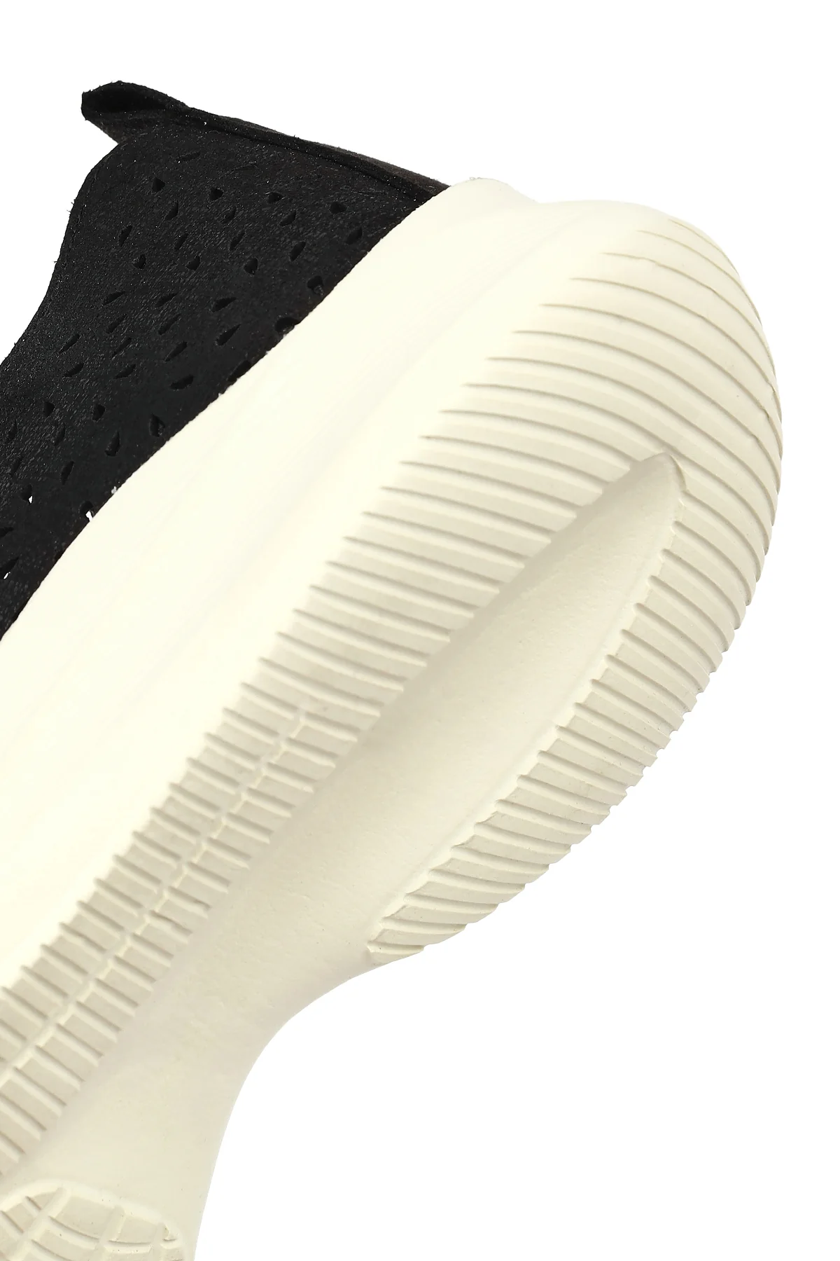 Kadın Siyah Bağcıklı Kalın Tabanlı Desenli Kumaş Comfort Sneaker - Image 8