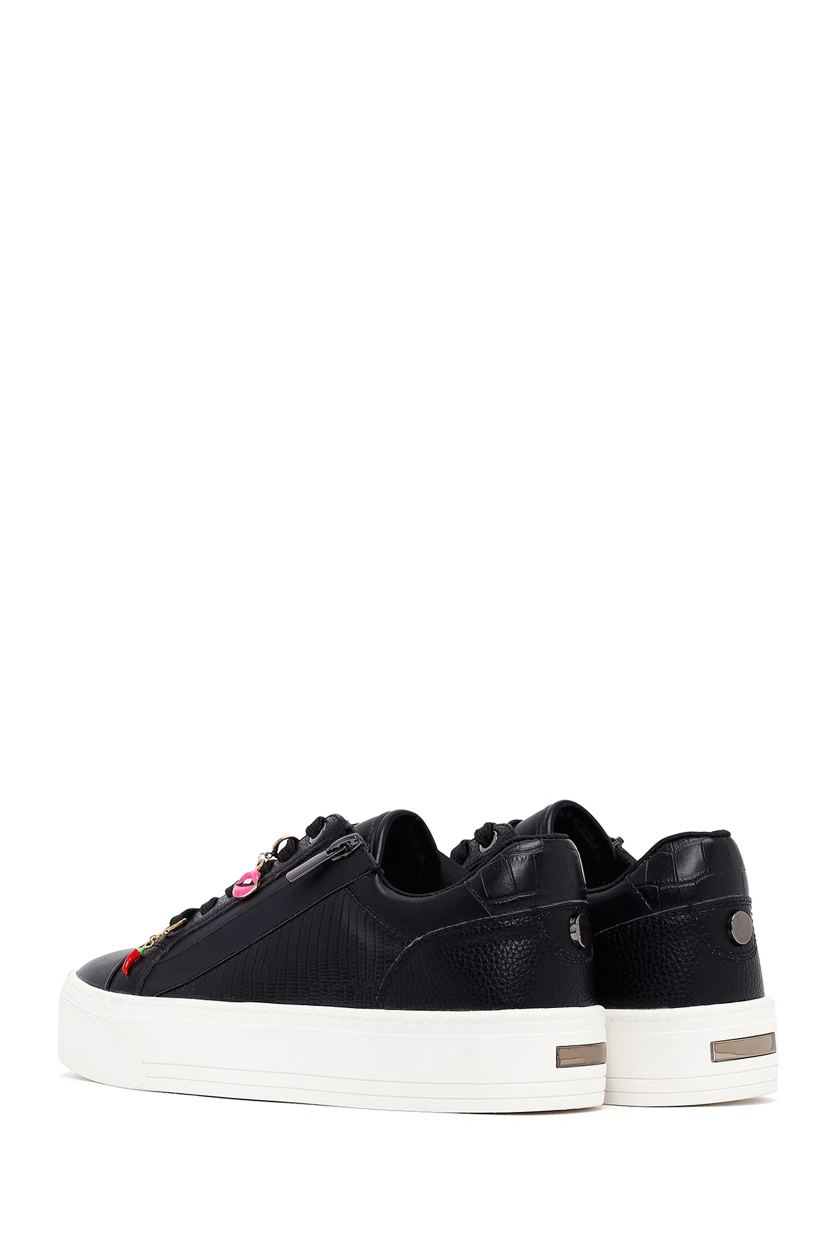 Kadın Siyah Bağcıklı Kalın Tabanlı Sneaker - Image 6