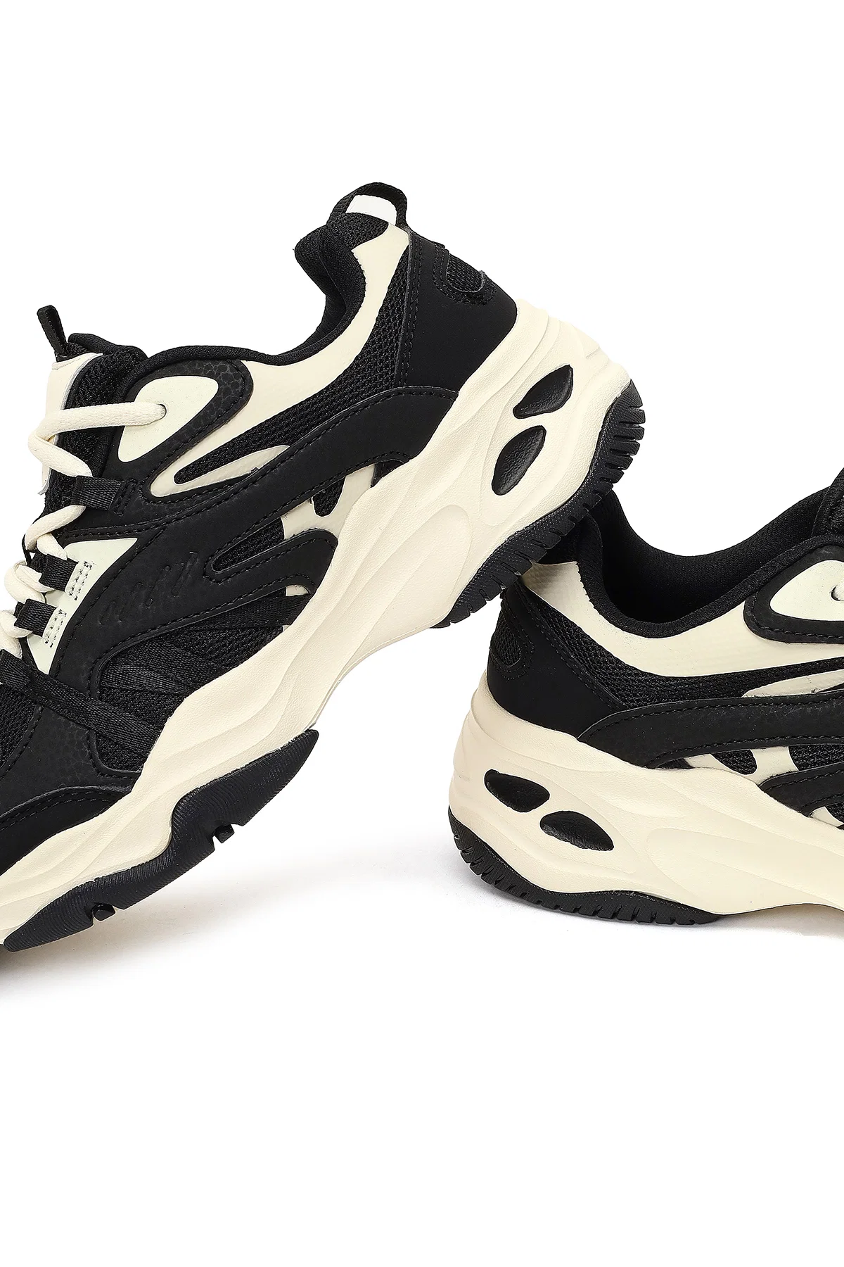 Kadın Siyah Bağcıklı Kalın Tabanlı Sneaker - Image 10
