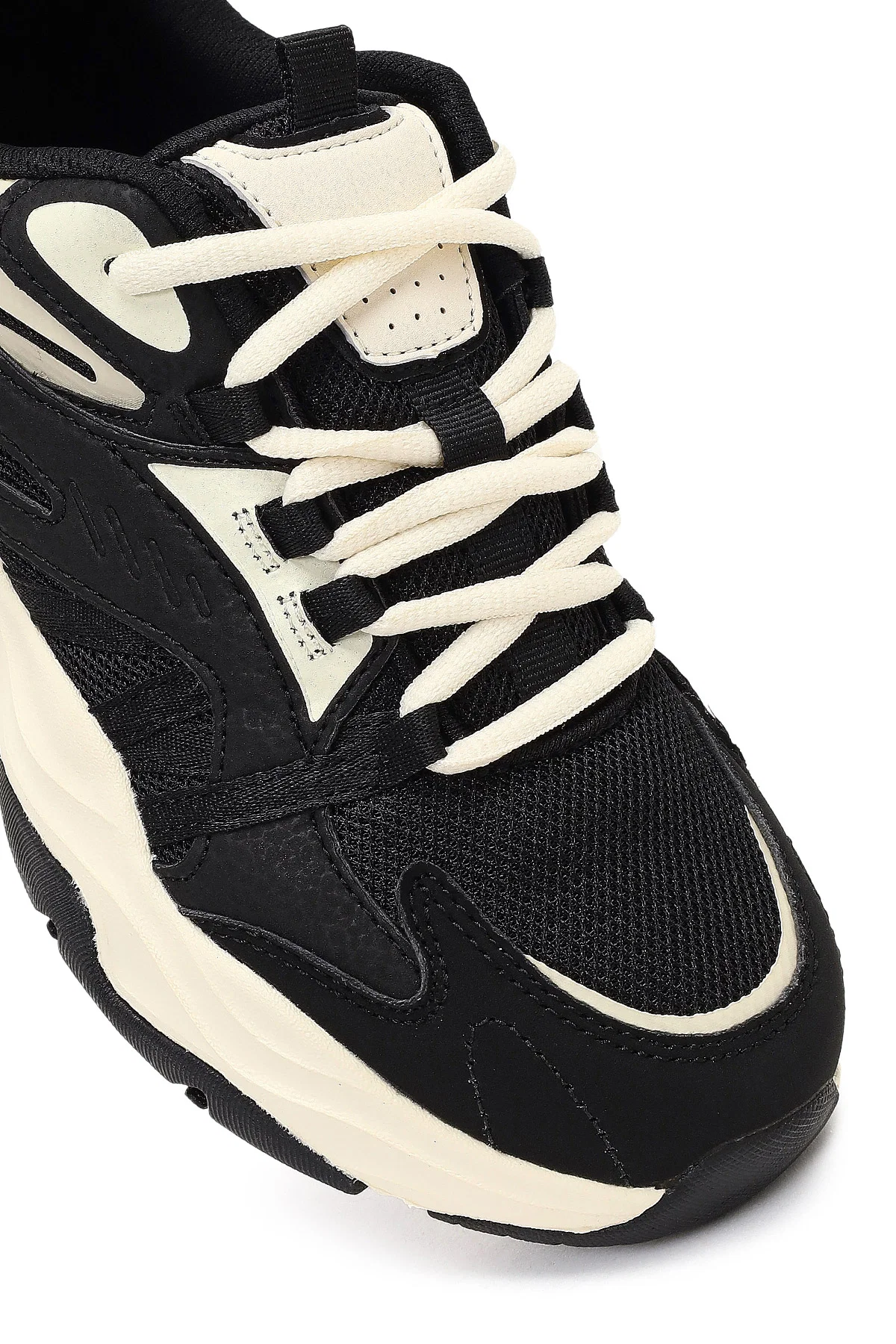 Kadın Siyah Bağcıklı Kalın Tabanlı Sneaker - Image 11