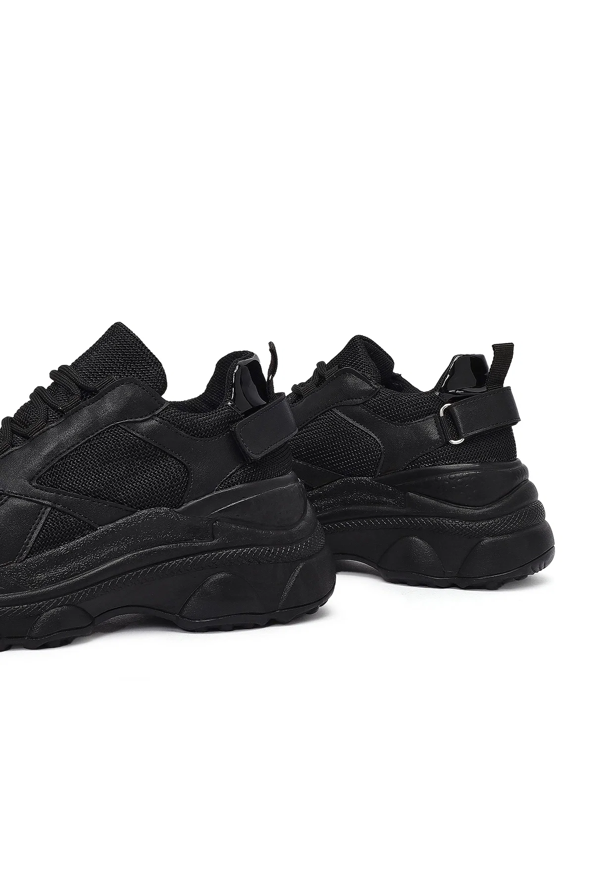 Kadın Siyah Bağcıklı Kalın Tabanlı Sneaker - Image 10