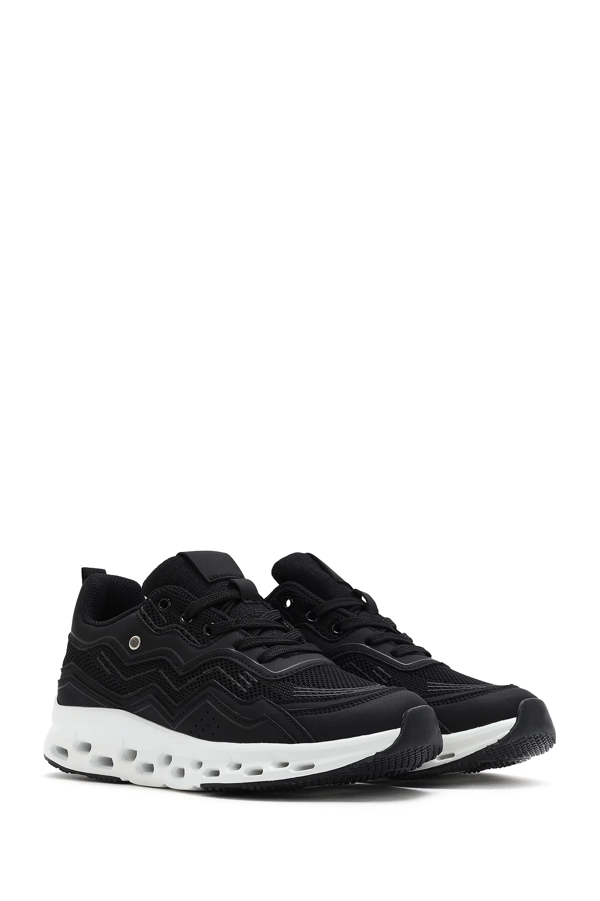 Kadın Siyah Bağcıklı Kalın Tabanlı Sneaker - Image 3