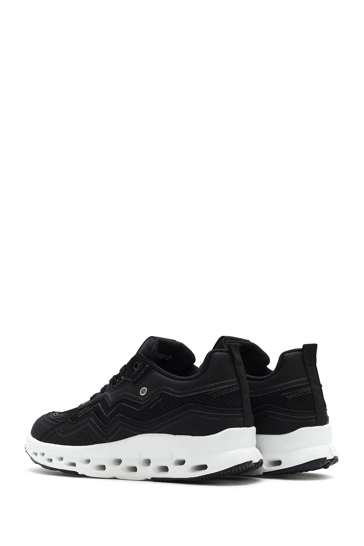 Kadın Siyah Bağcıklı Kalın Tabanlı Sneaker - Image 5