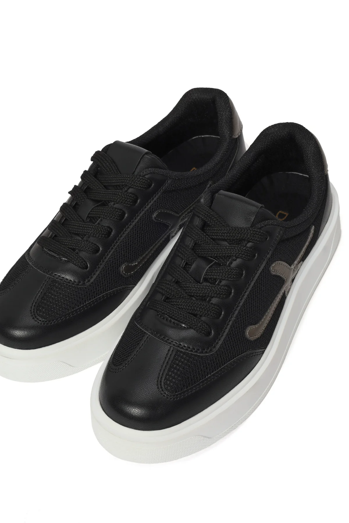 Kadın Siyah Bağcıklı Kalın Tabanlı Sneaker - Image 10