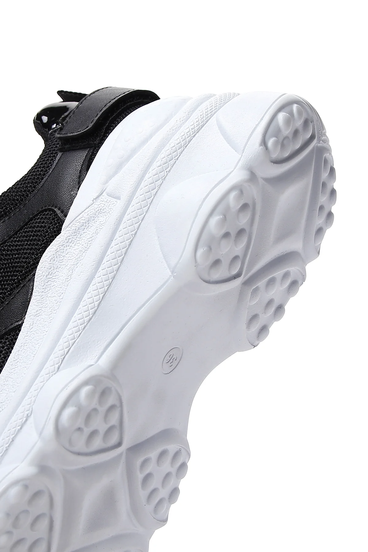 Kadın Siyah Bağcıklı Kalın Tabanlı Sneaker - Image 8