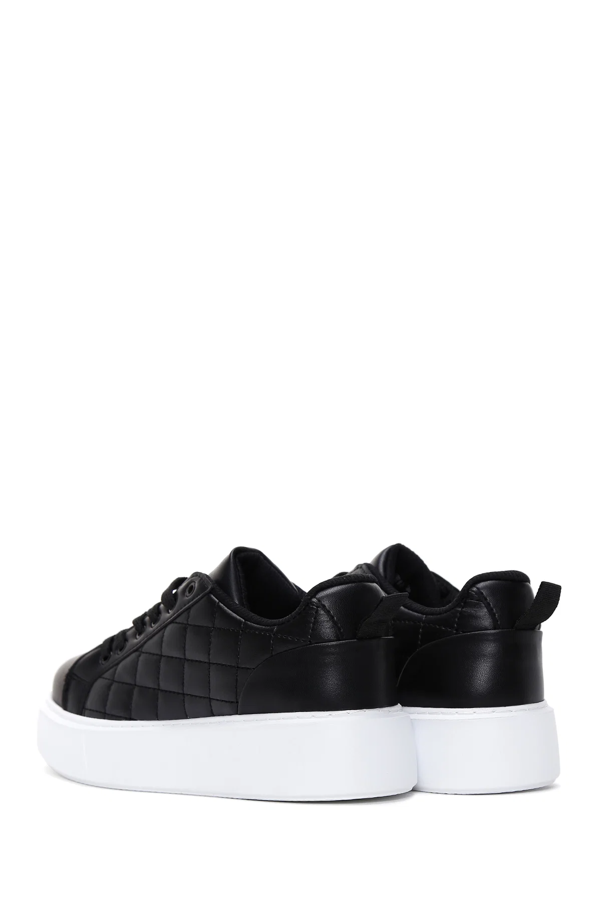 Kadın Siyah Bağcıklı Kapitone Sneaker - Image 5